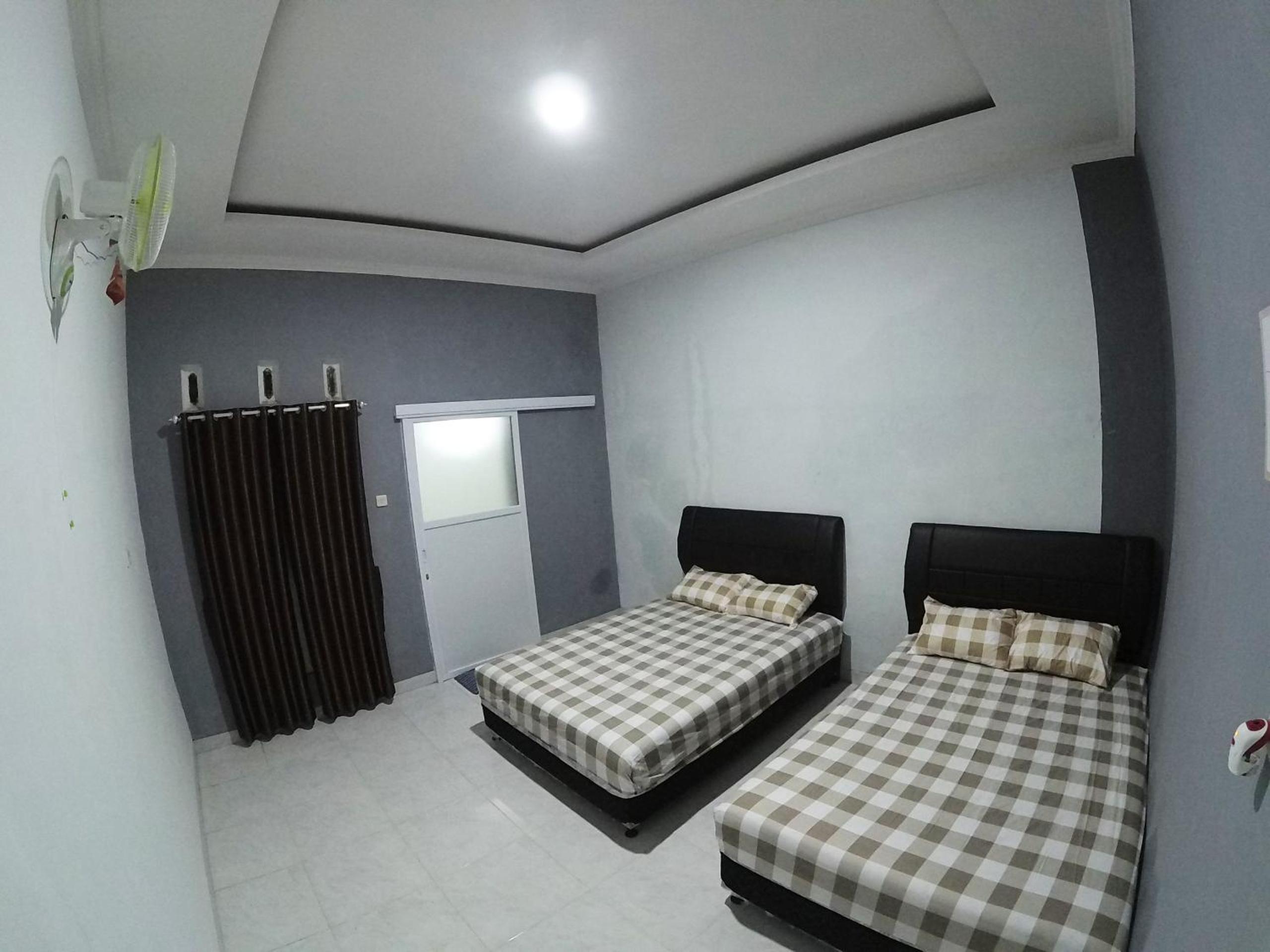 Four-Bedroom House photo 1