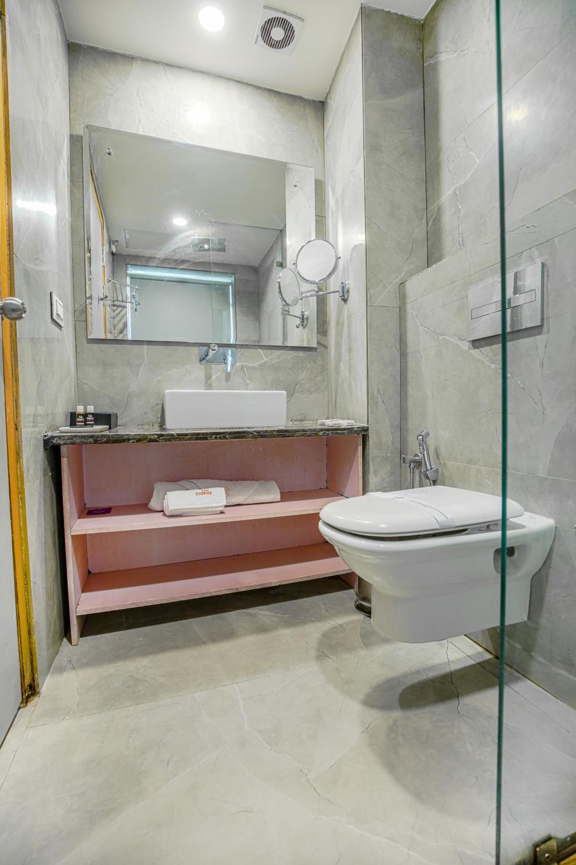 Deluxe Room - Photo 12
