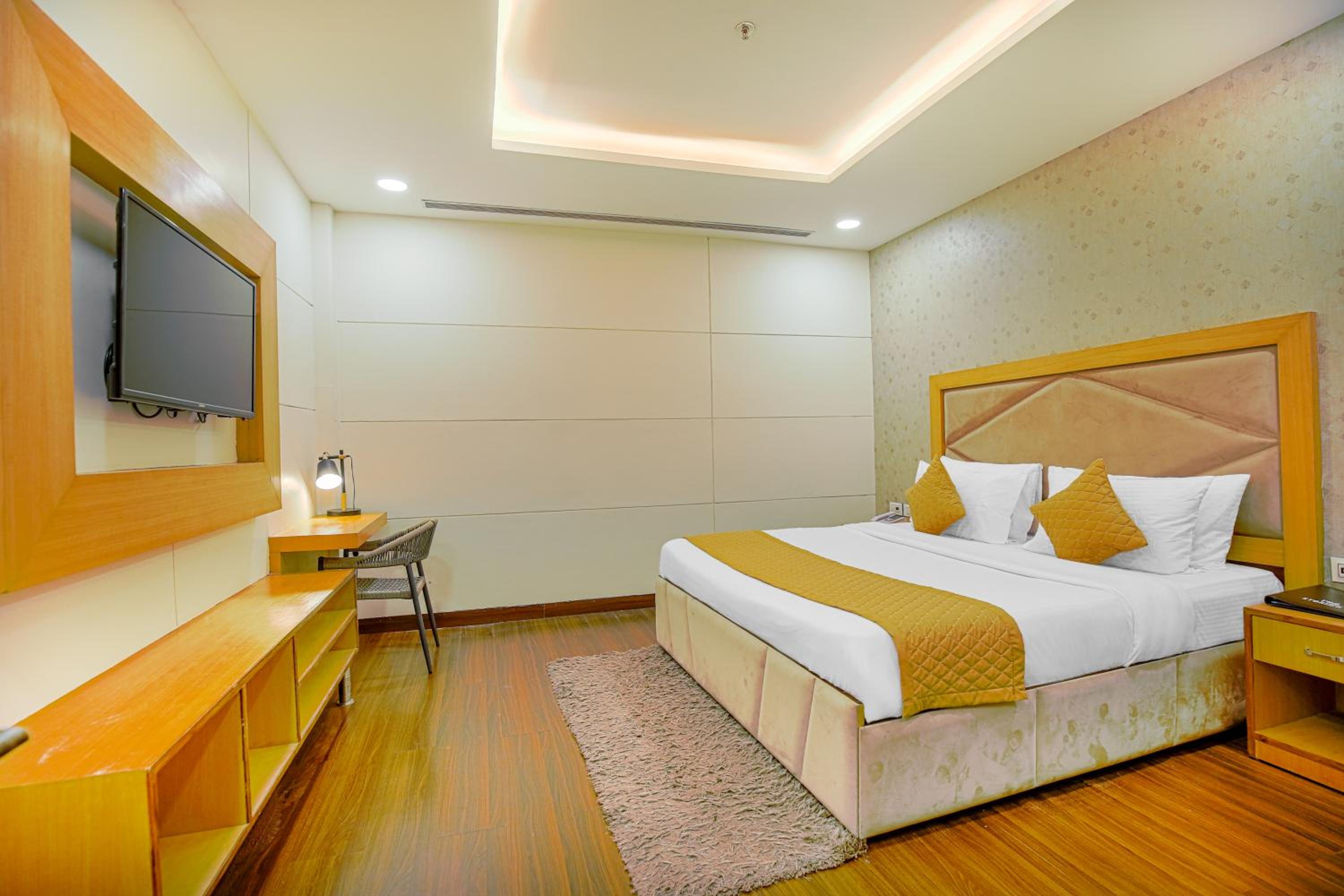 Deluxe Room - Photo 9
