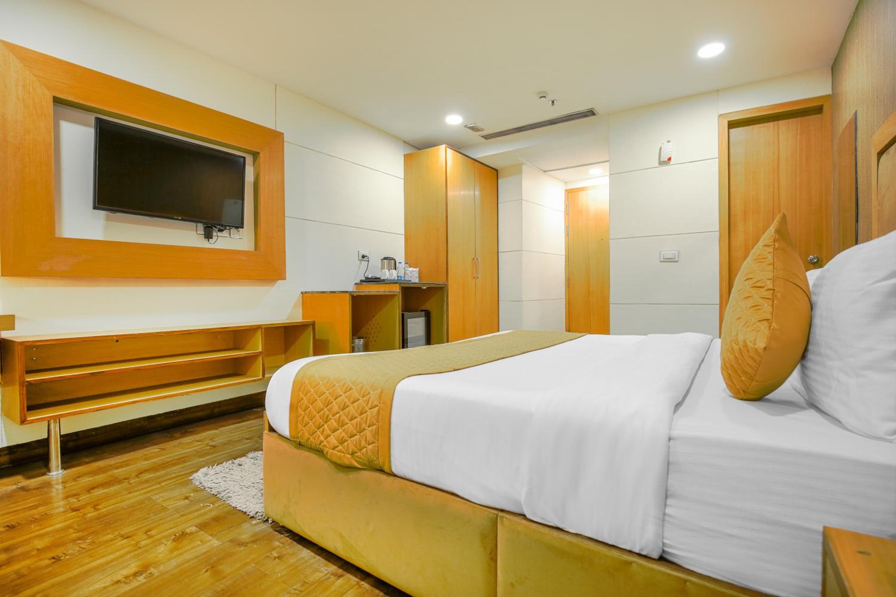 Deluxe Room - Photo 14