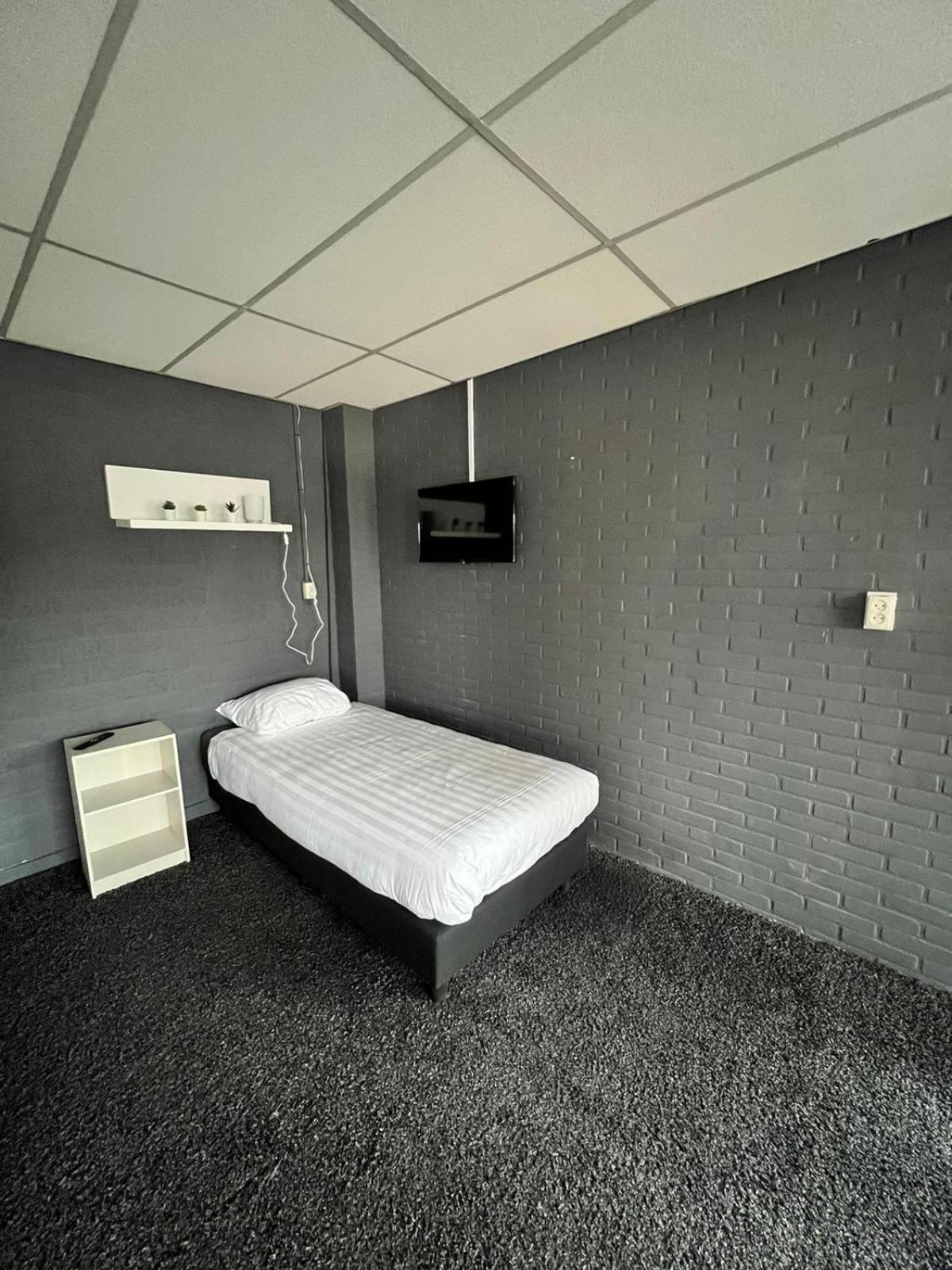 Triple Room with Private Bathroom photo 1