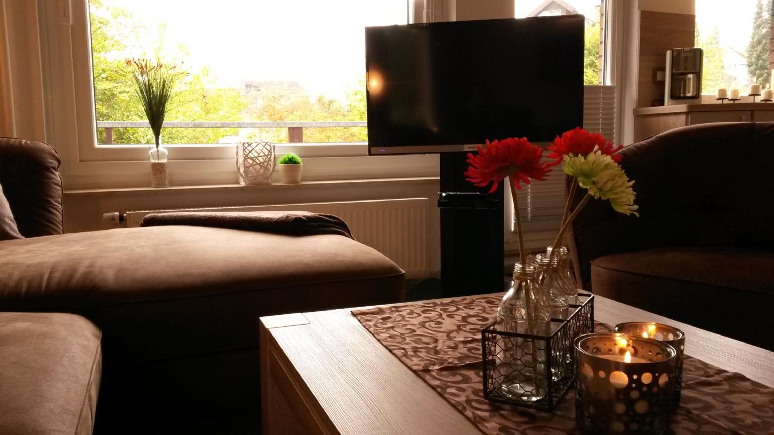 Apartment with Balcony - Photo 5