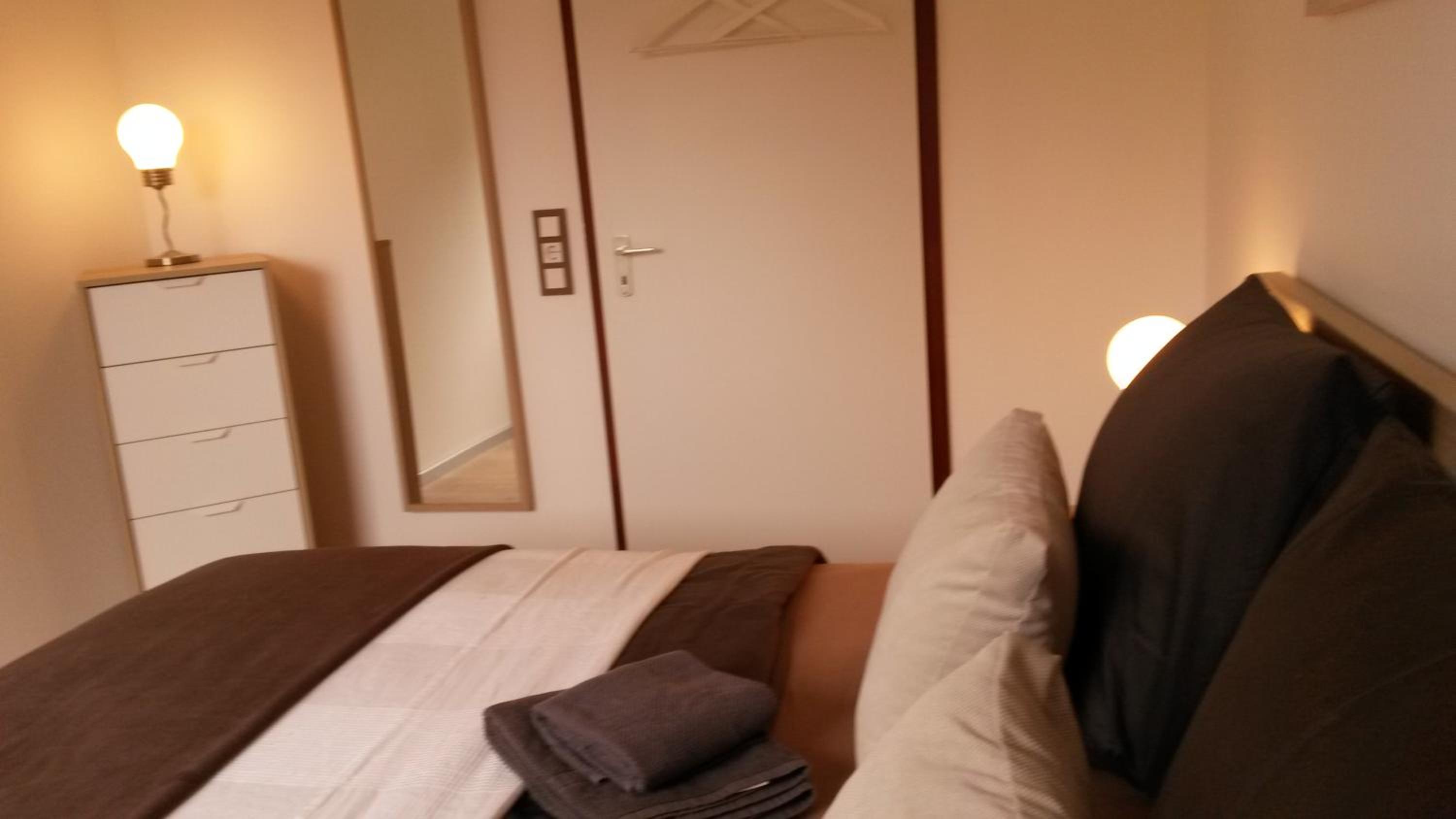 Apartment with Balcony - Photo 6