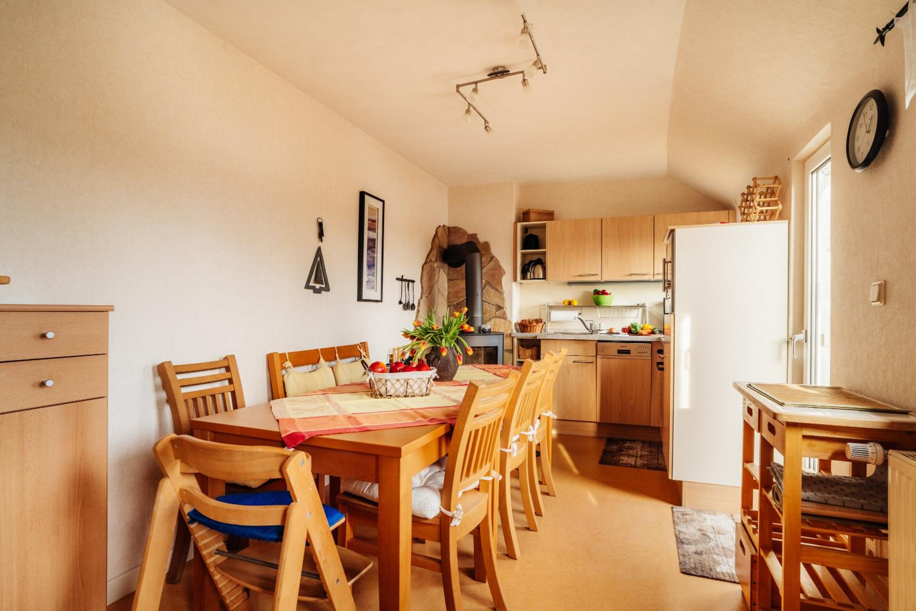Apartment with Mountain View - Photo 6