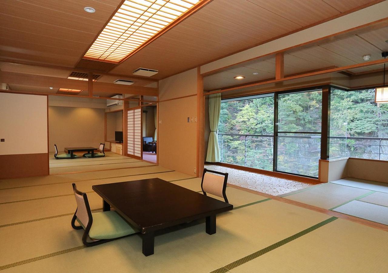 Japanese-Style Family Room (11 Adults) photo 1