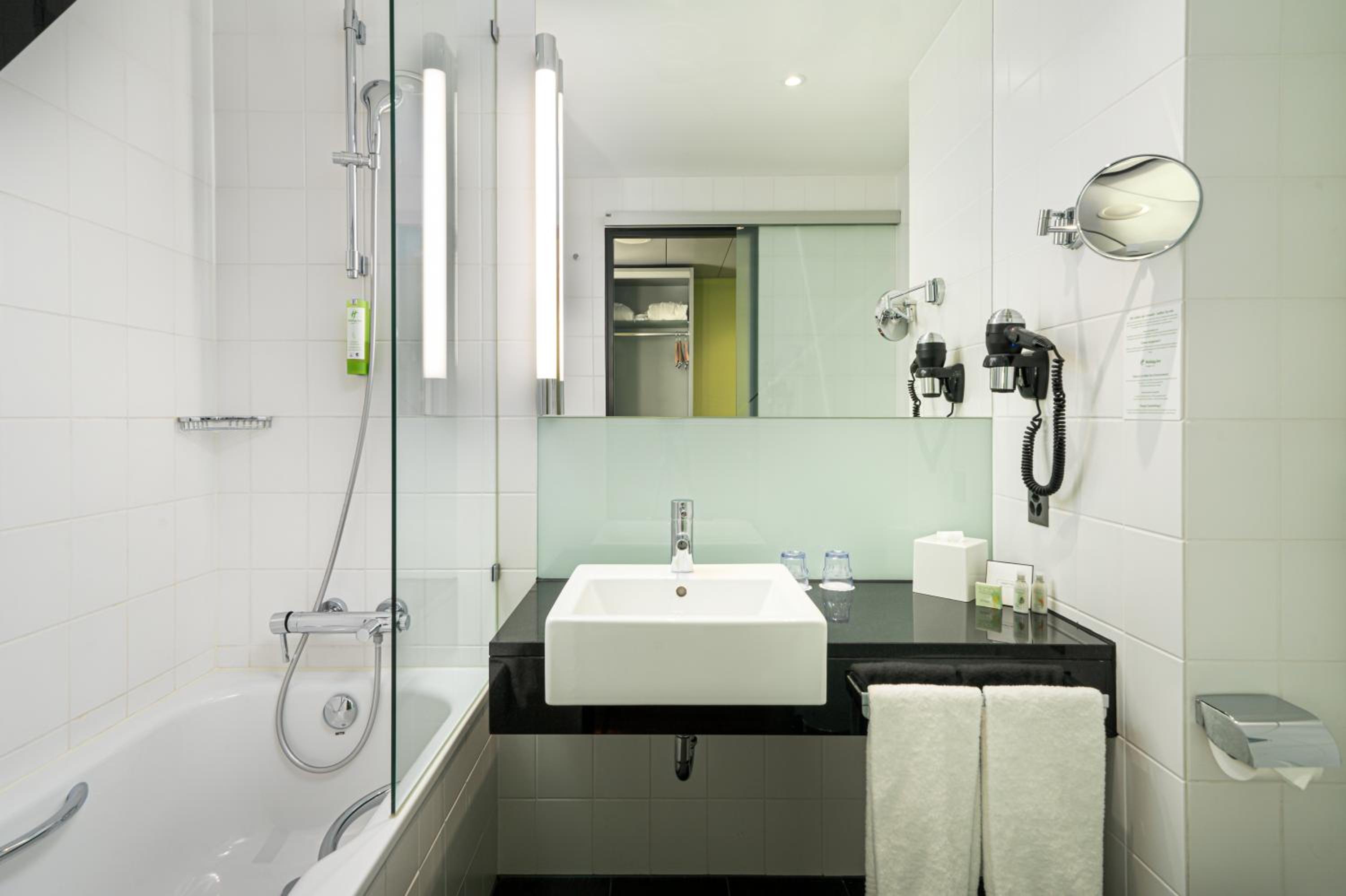 Standard Room - Photo 8