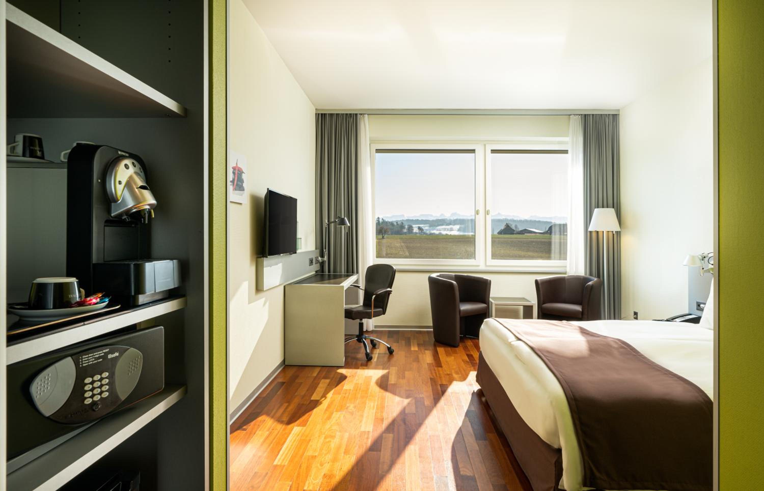 Premium King Room - Photo 1
