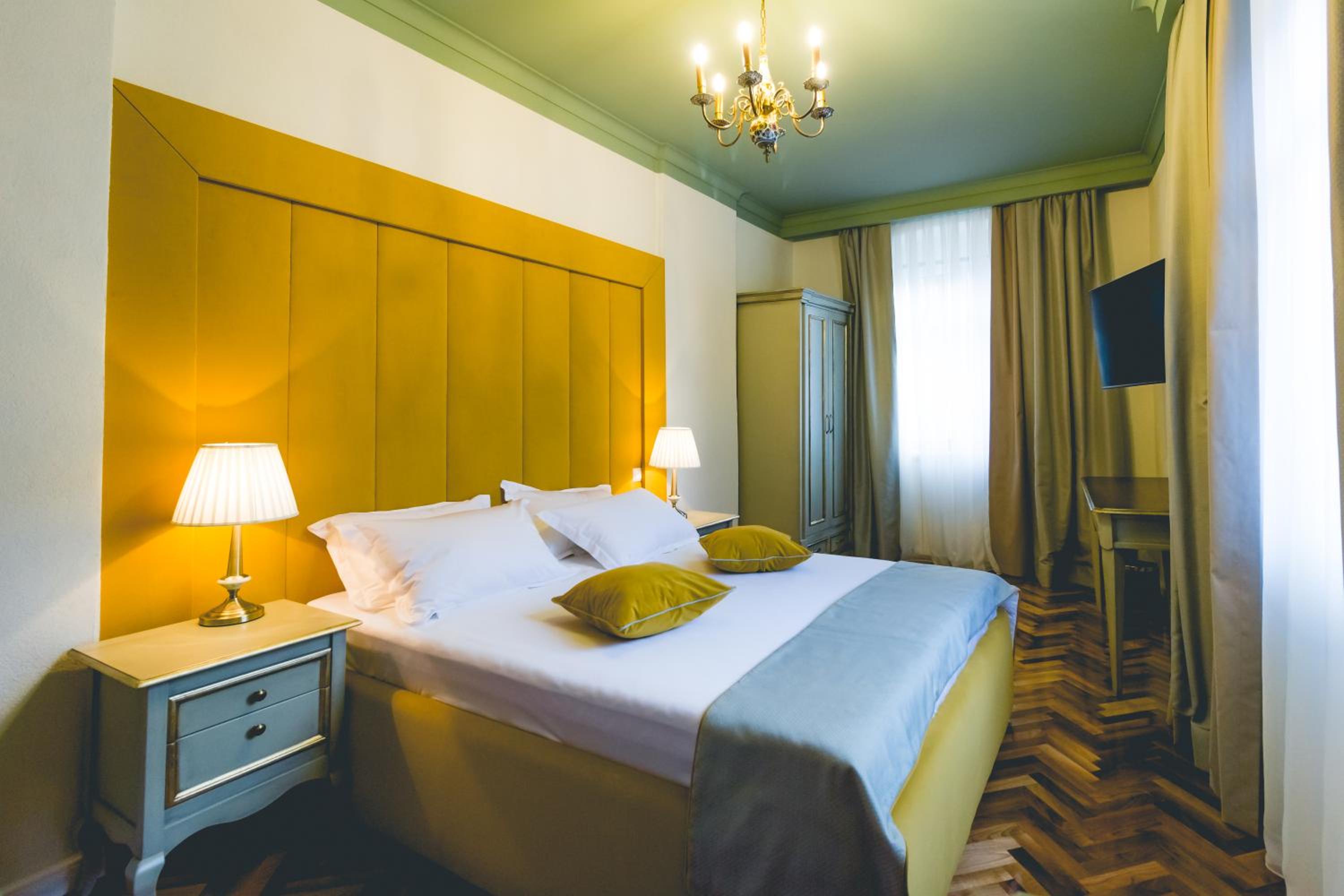 Deluxe Double Room - Photo 1