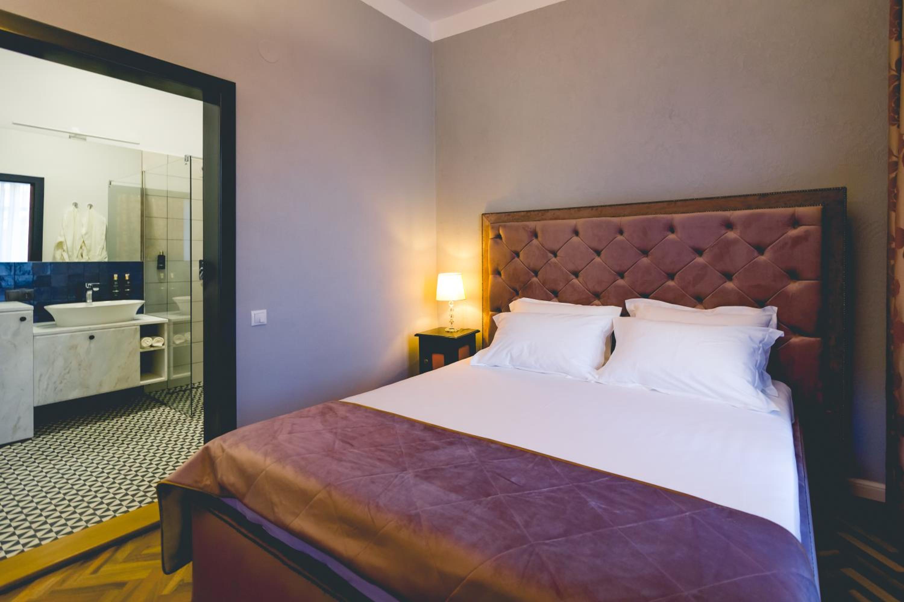 Deluxe Double Room - Photo 6