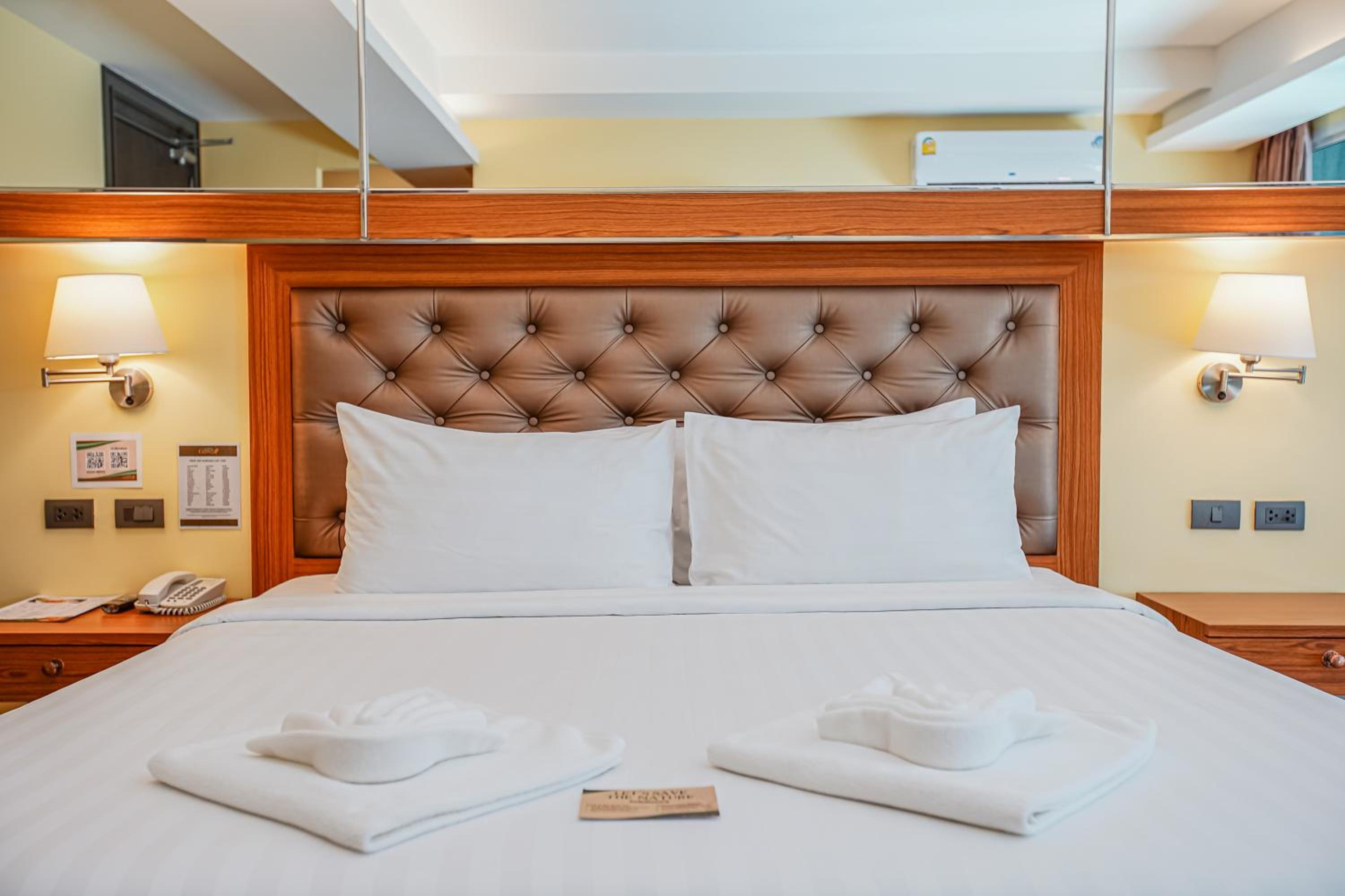 Double or Twin Room with Swimming Pool Access - Photo 3