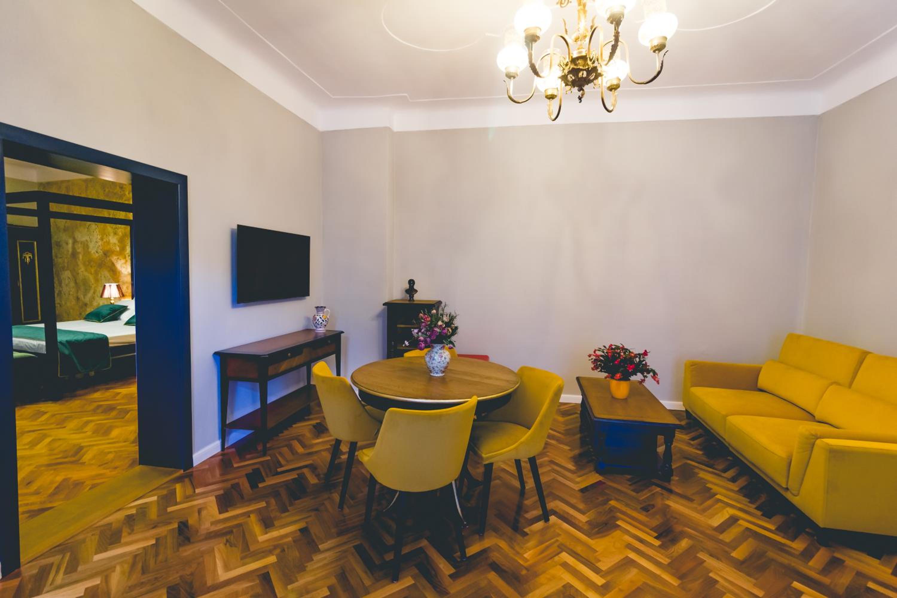 Deluxe King Room - Photo 25