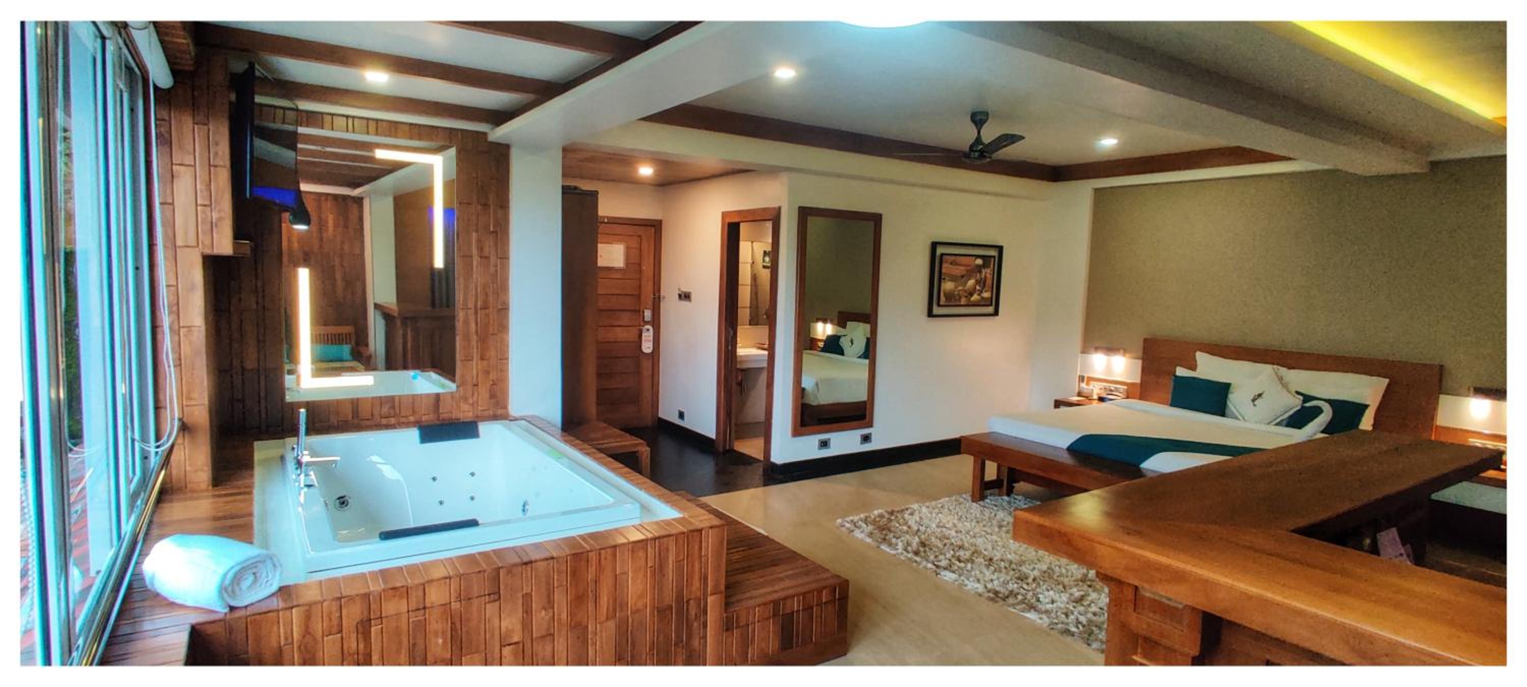 Honeymoon Suite - Photo 1