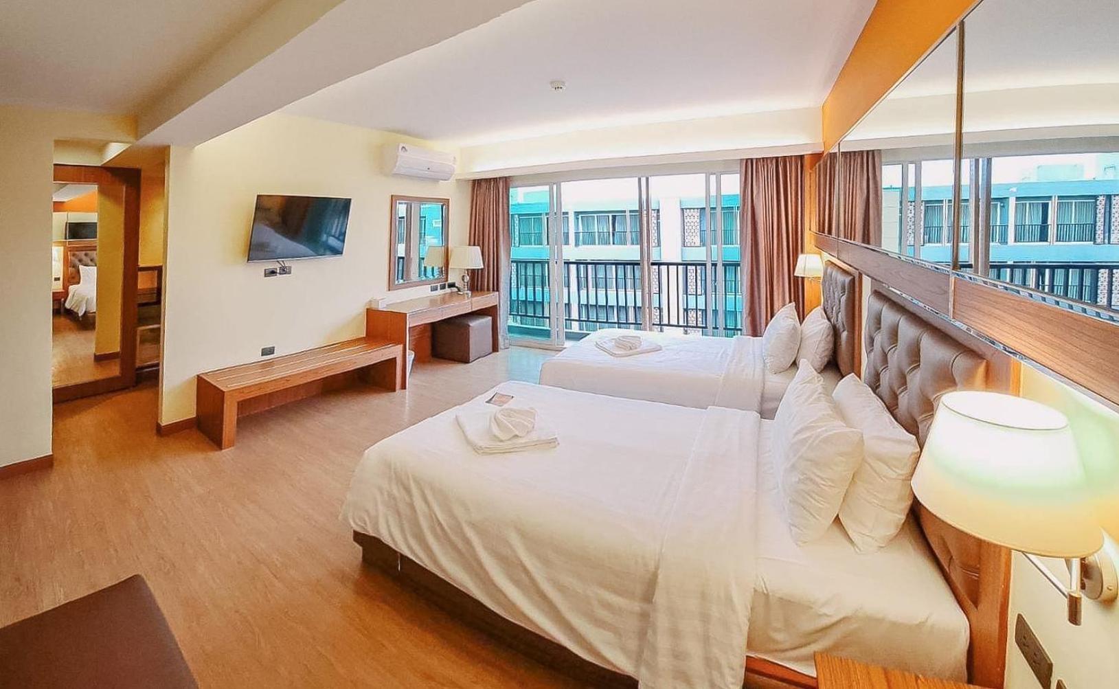 Deluxe Double or Twin Room with Pool View - Photo 9