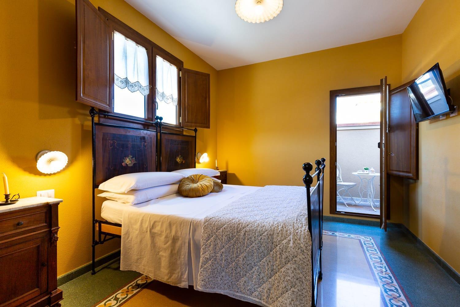 Double or Twin Room with Private Bathroom photo 1