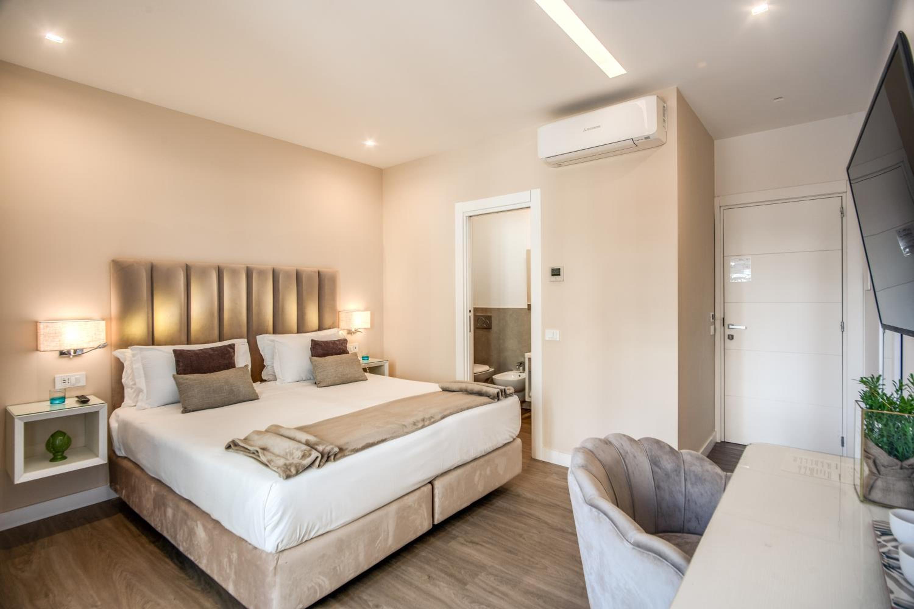 Classic Double Room - Photo 6