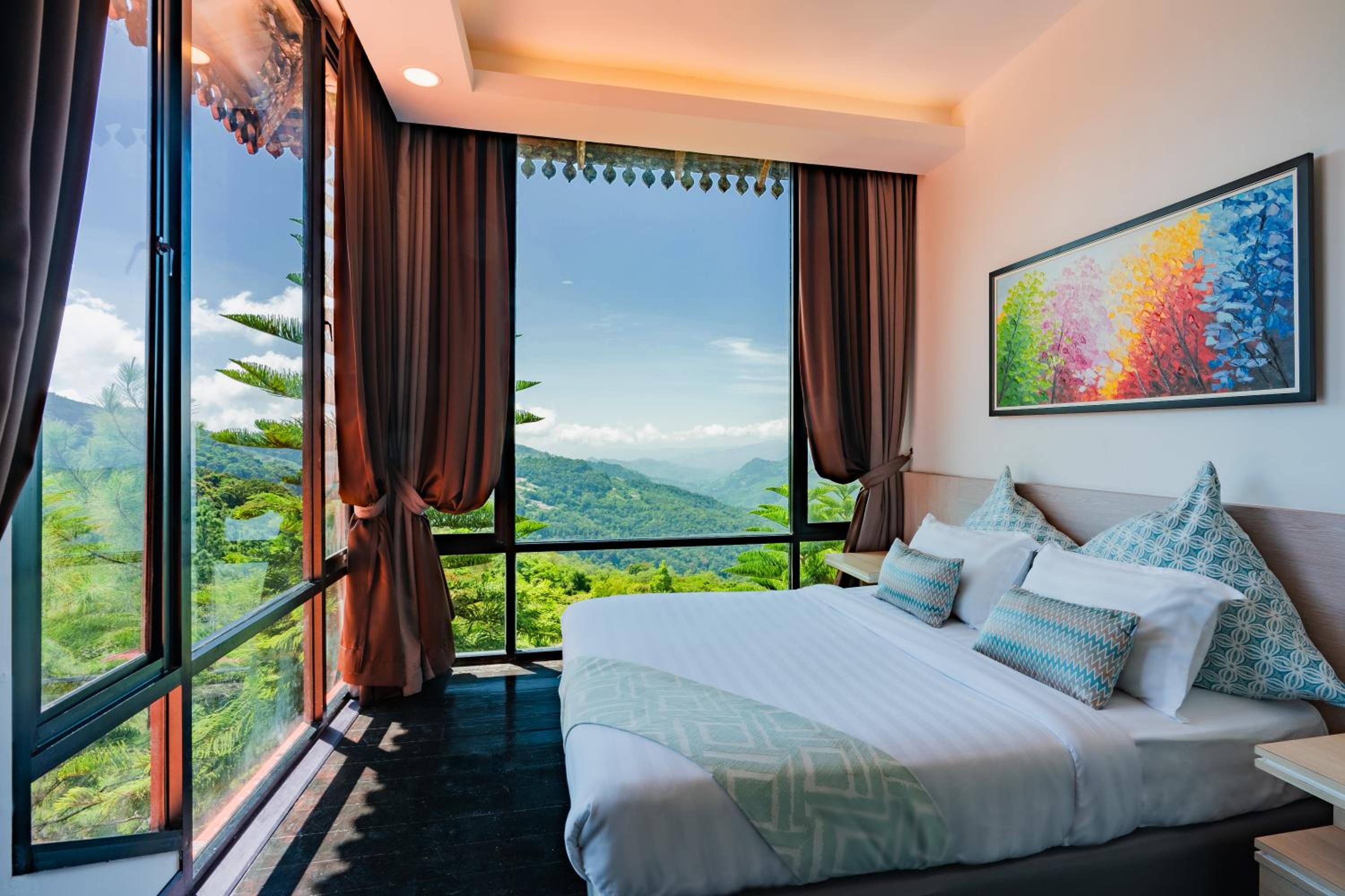 Superior Deluxe Room Without Balcony photo 2
