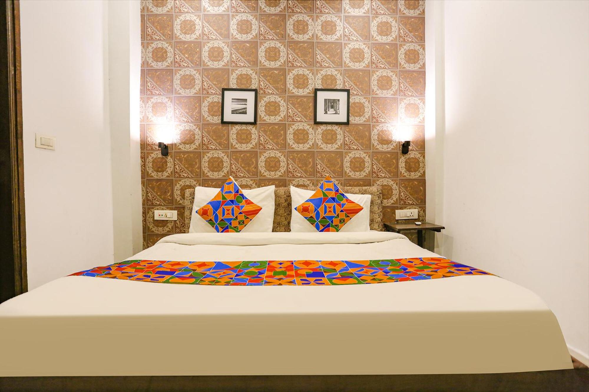 Deluxe Room - Photo 4