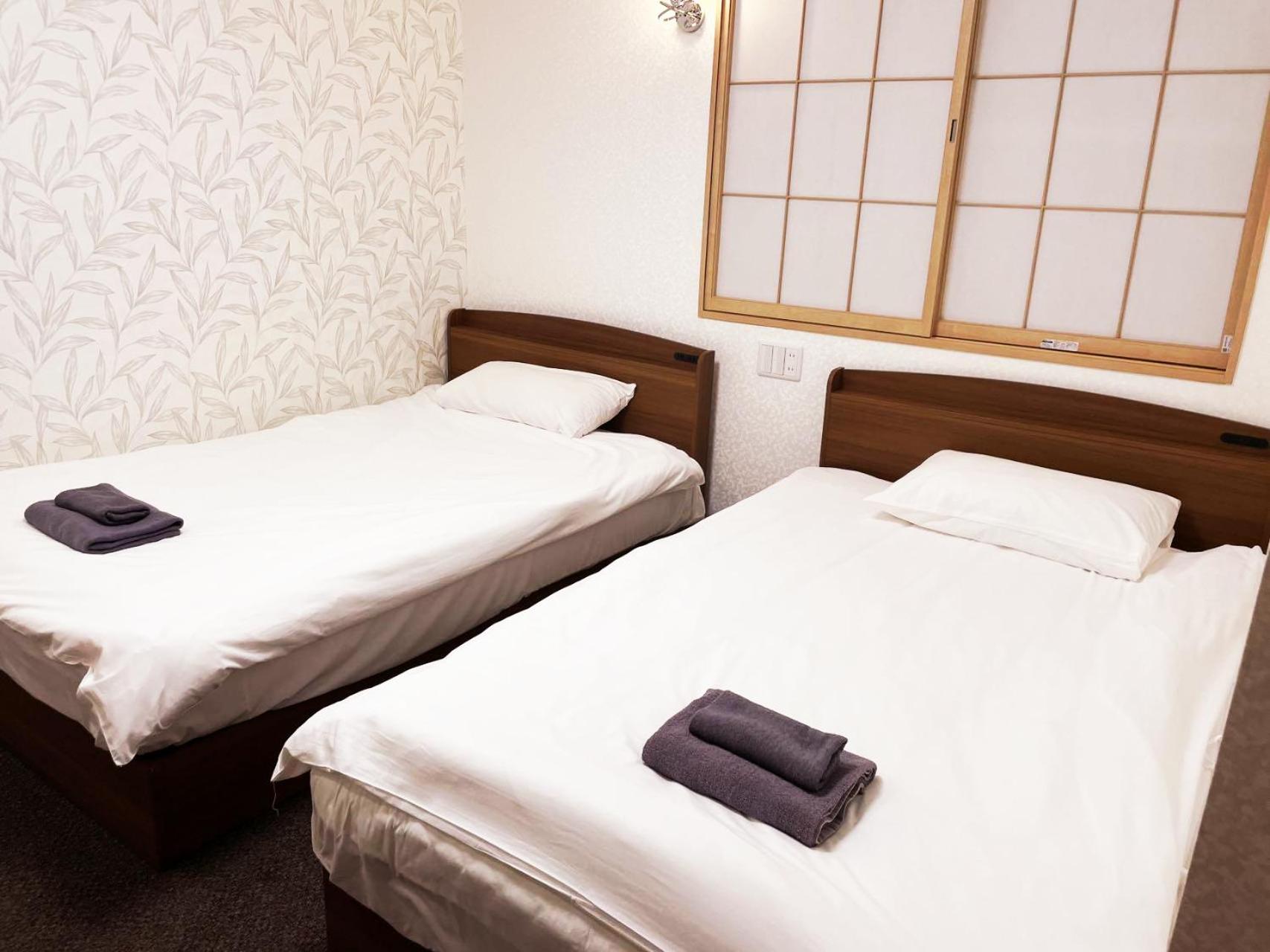 Double Room with Private Bathroom photo 1