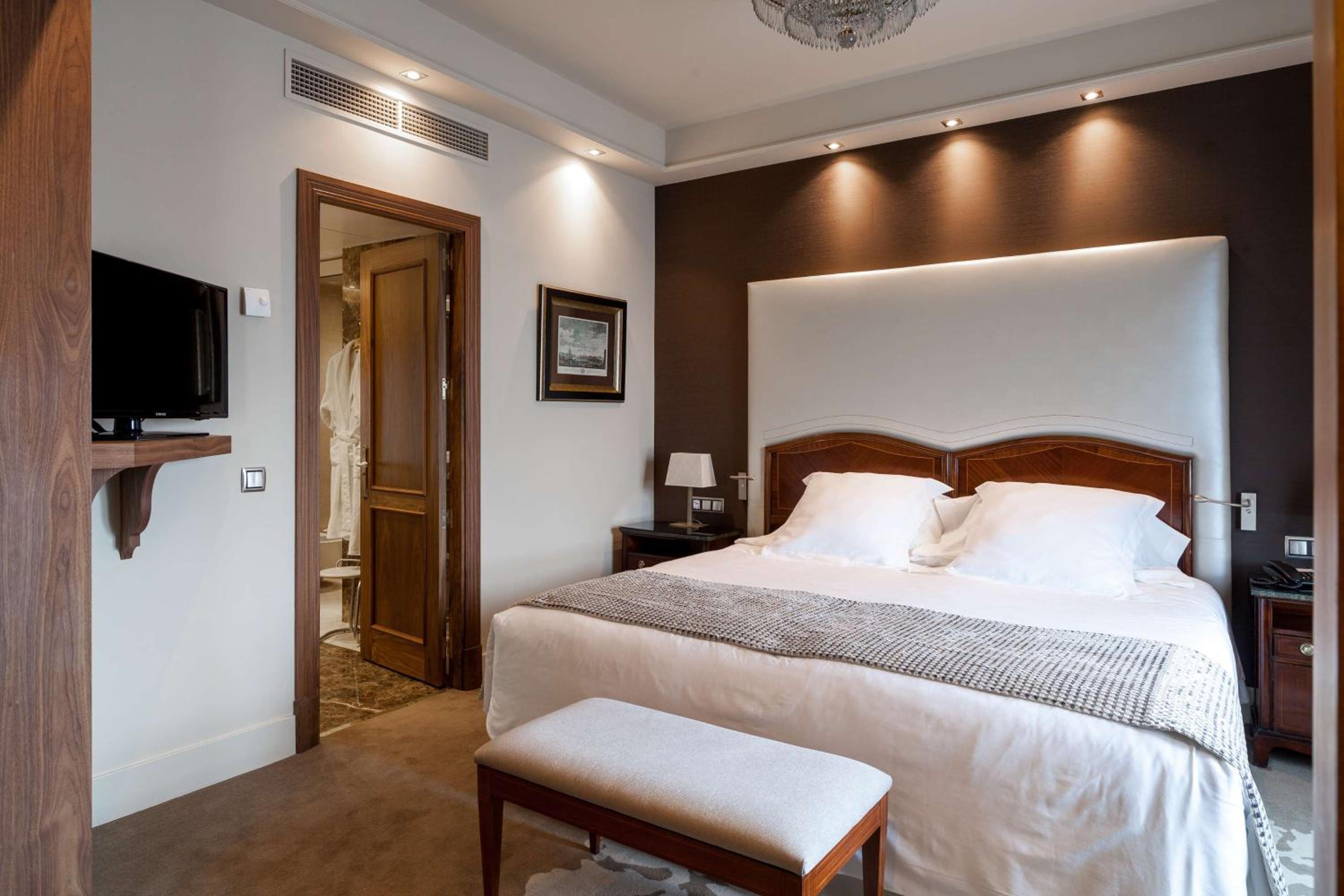 Suite - The Wellington Club  - Photo 4