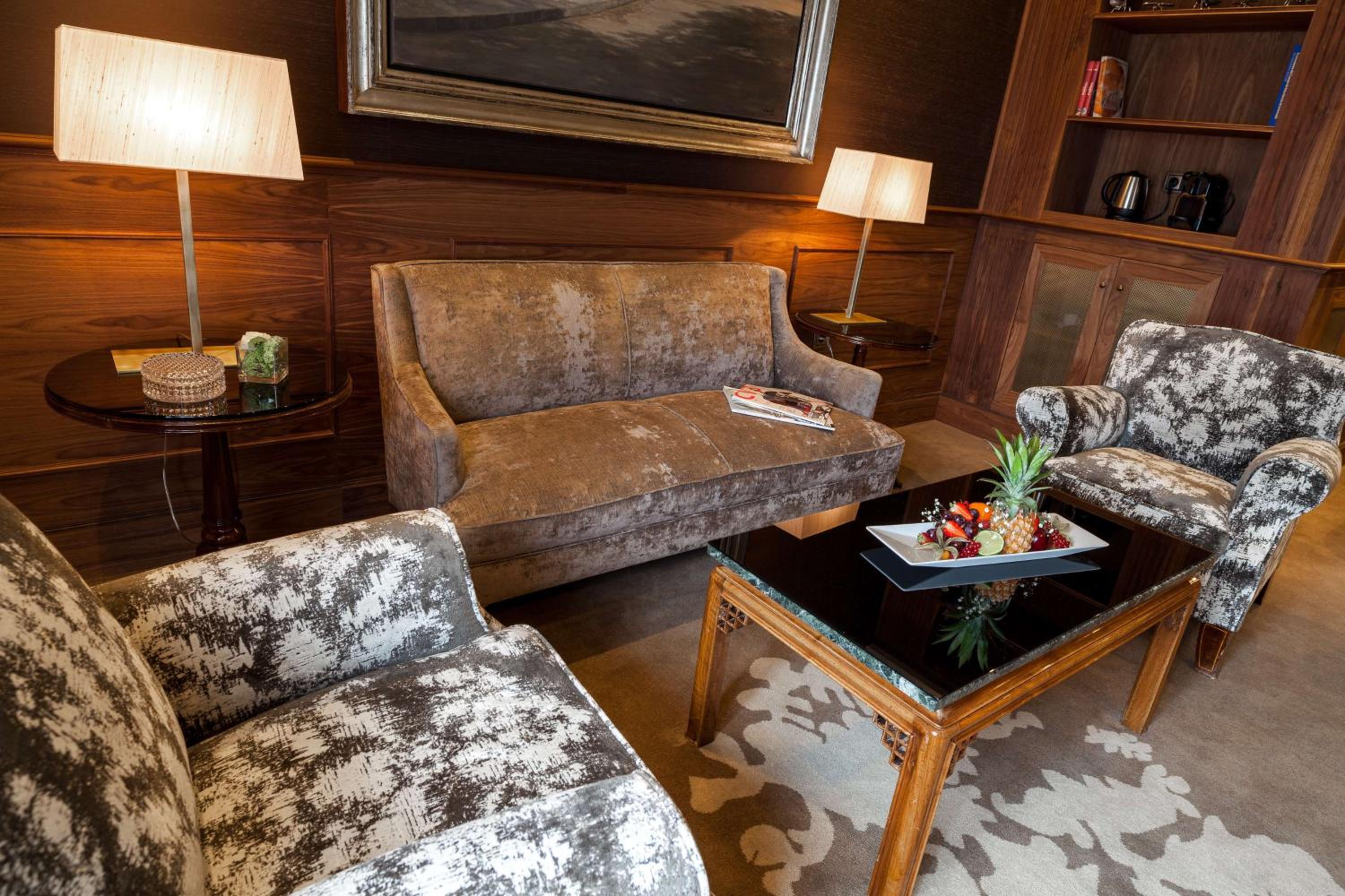 Suite - The Wellington Club  - Photo 7