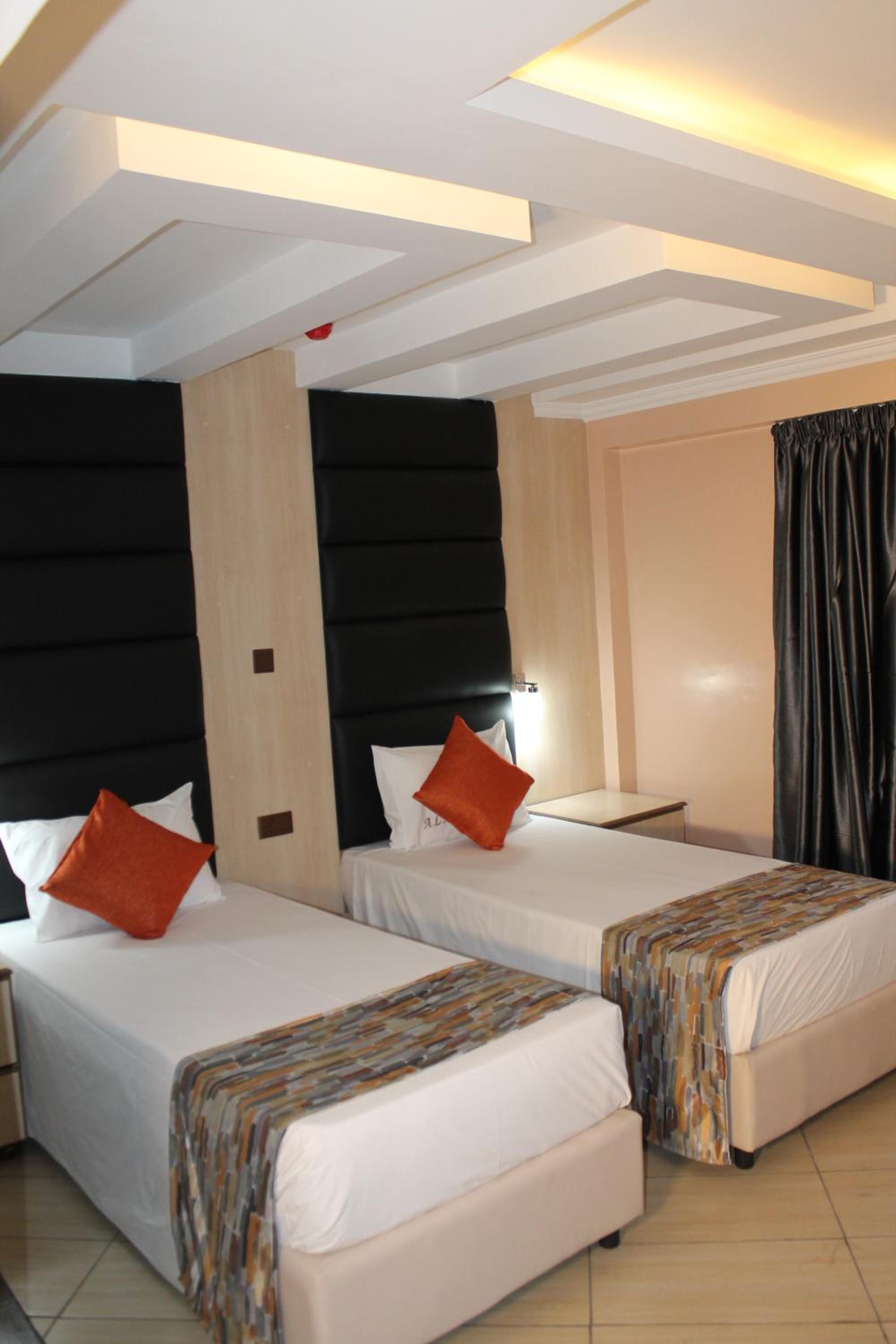 Deluxe Twin Room photo 2