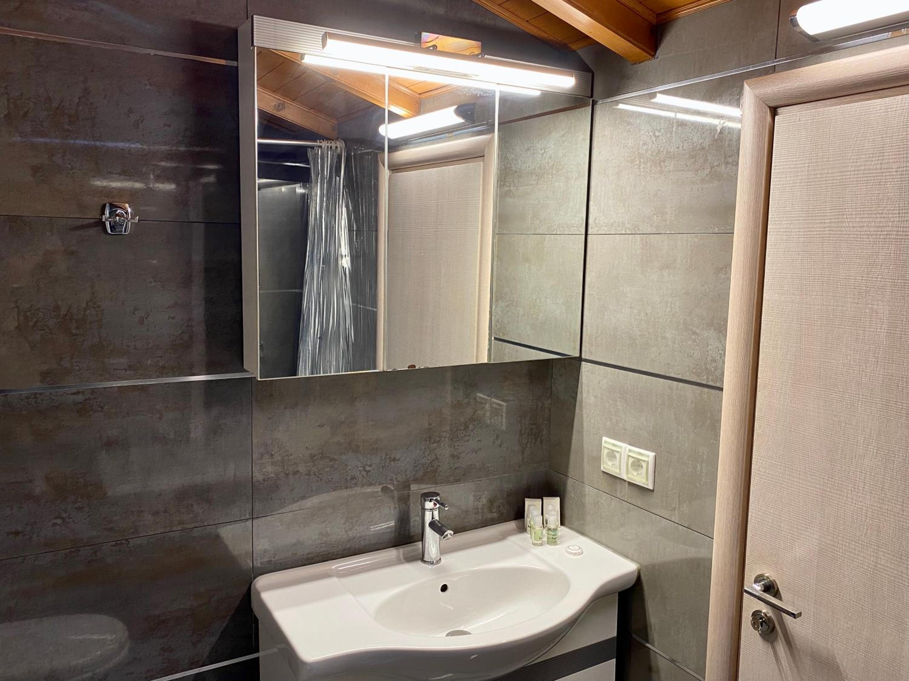 Family Suite - Photo 7