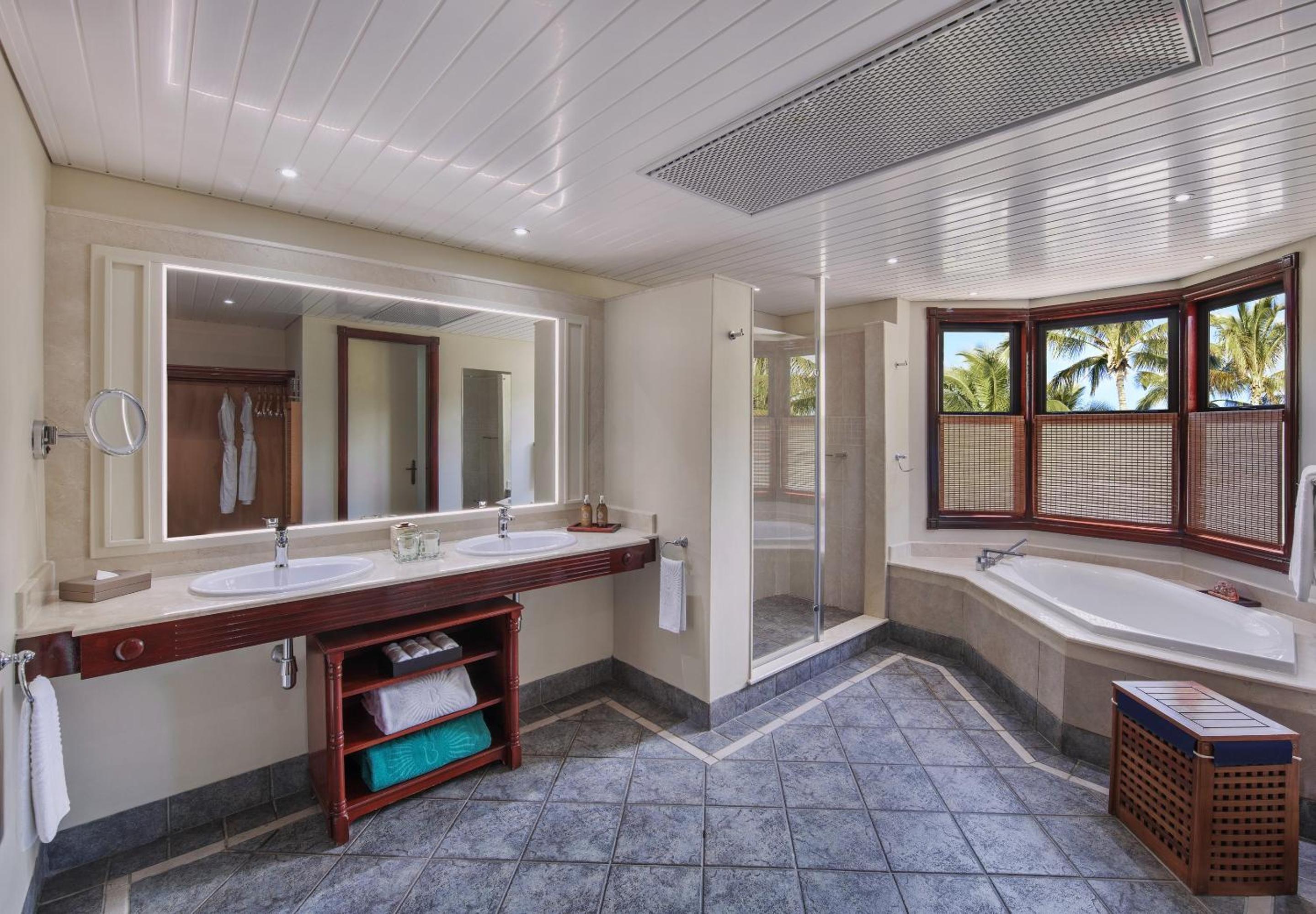 Junior Suite Beachfront