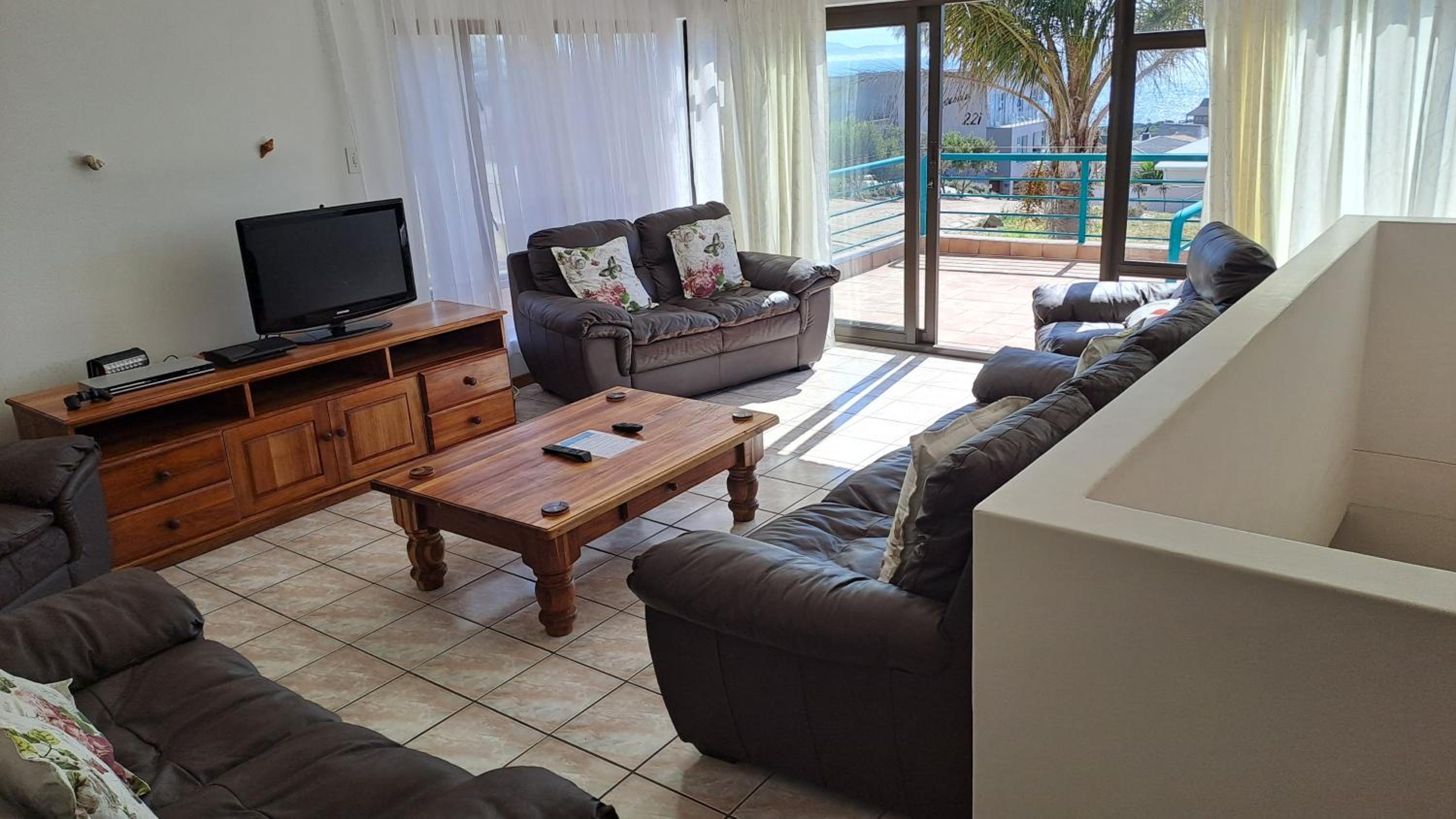 Villa photo 1