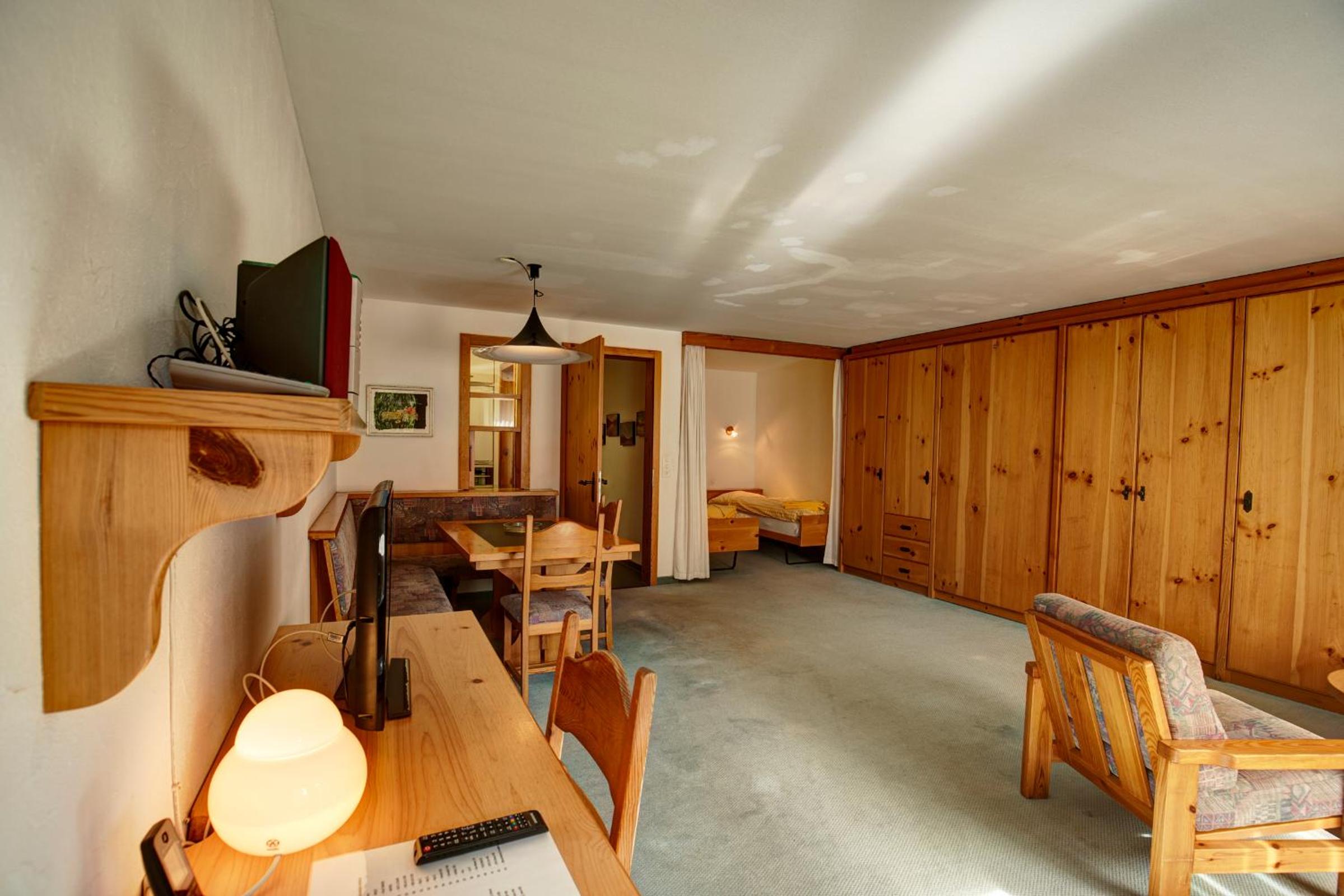 Apartment with Mountain View photo 2