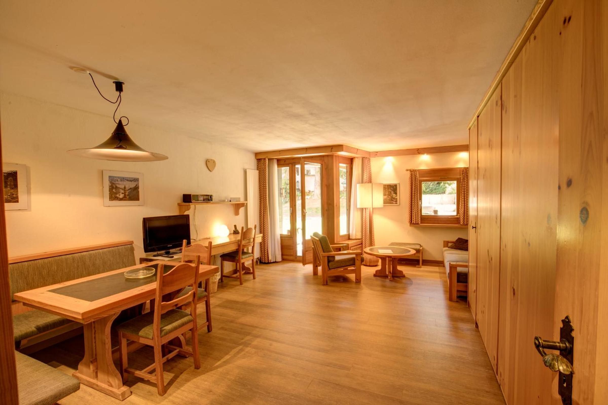 Apartment with Mountain View photo 1