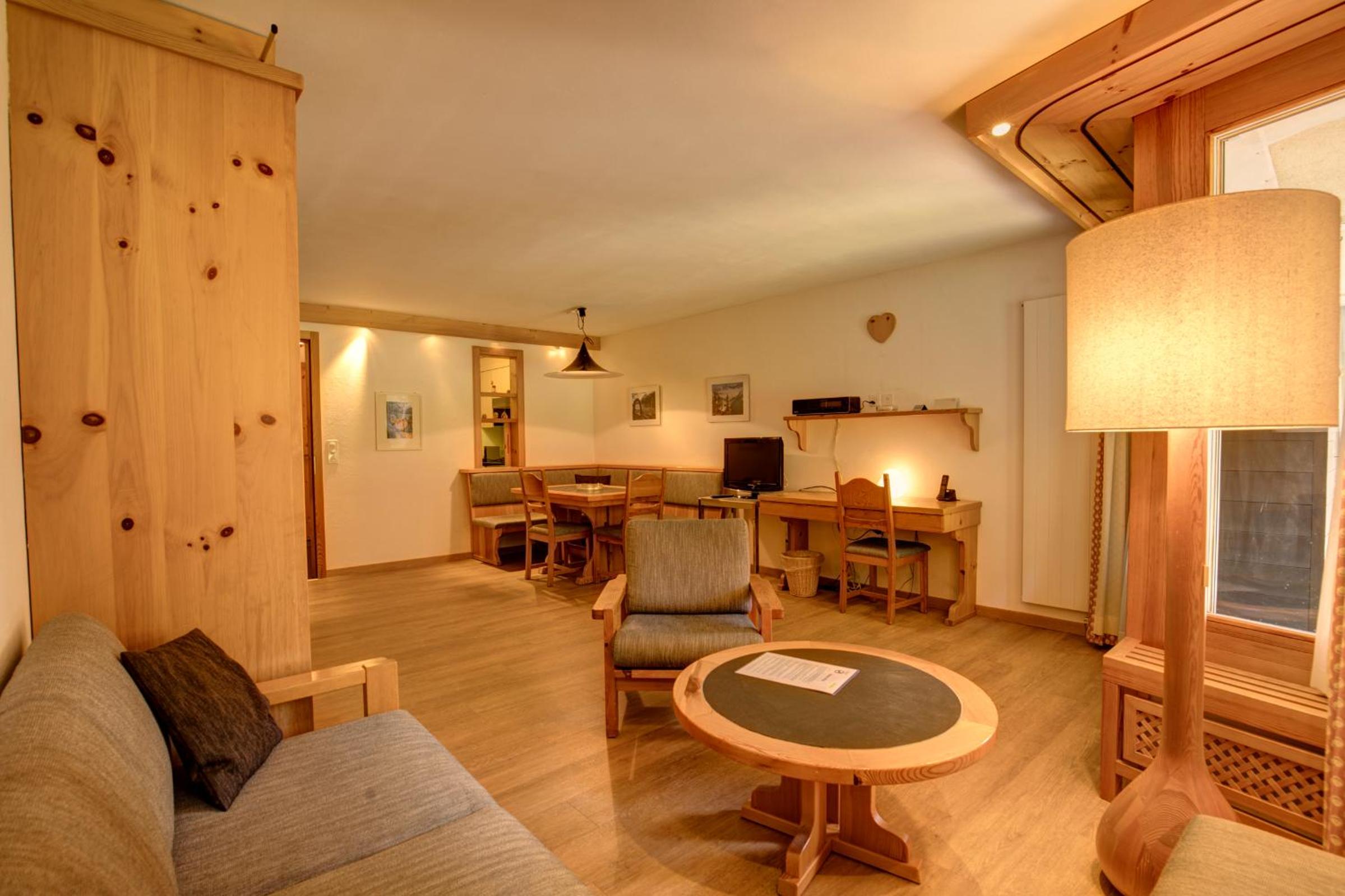 Apartment with Mountain View photo 3