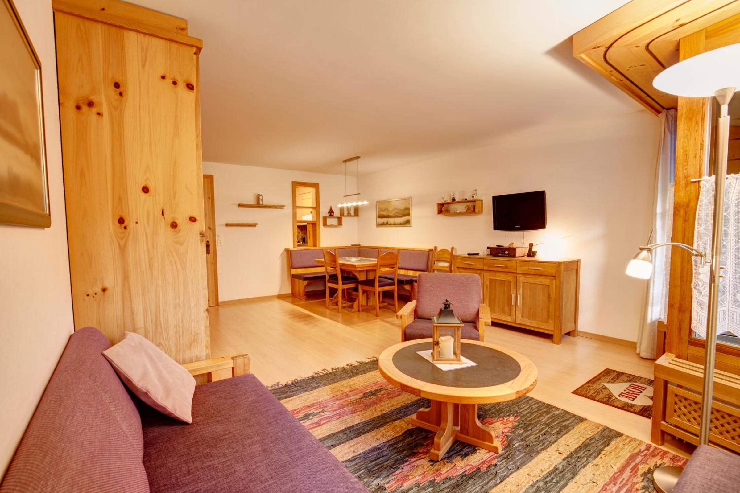 Apartment with Mountain View photo 2