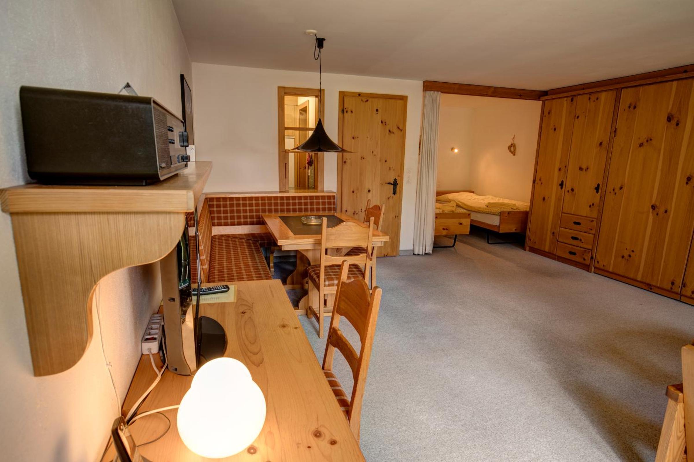 Apartment with Mountain View photo 3