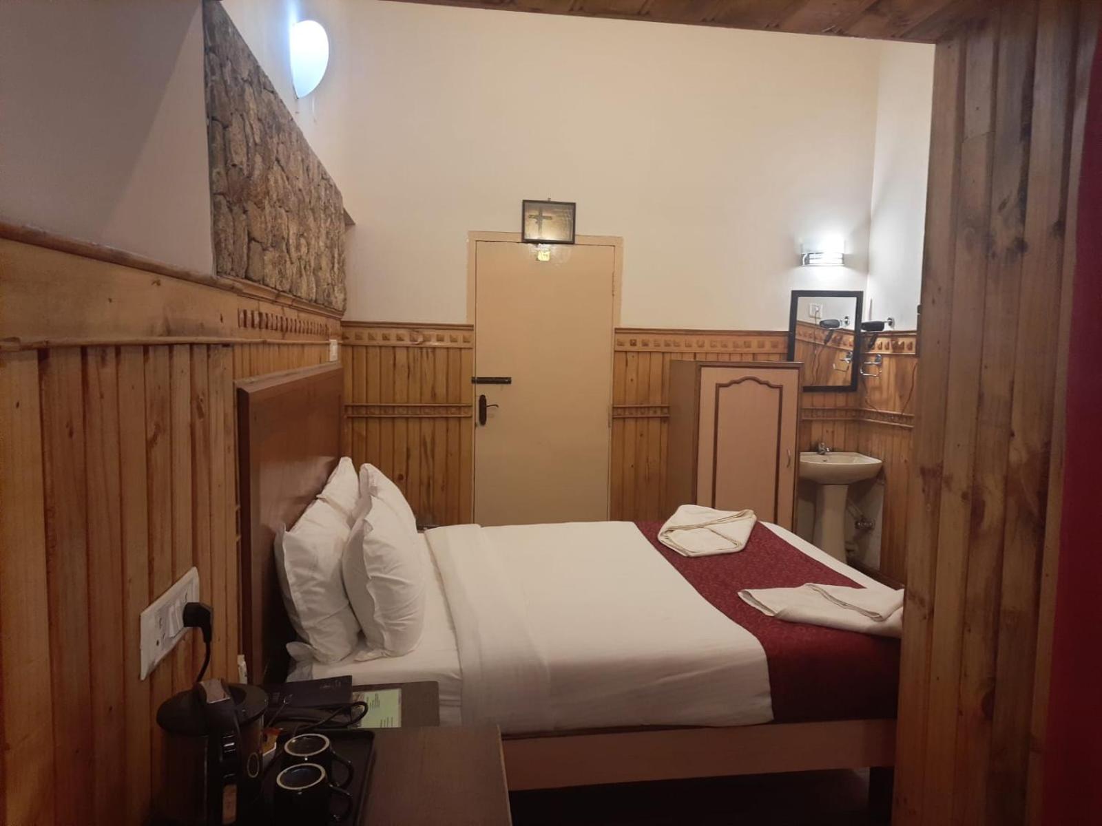 Double Room - Photo 2
