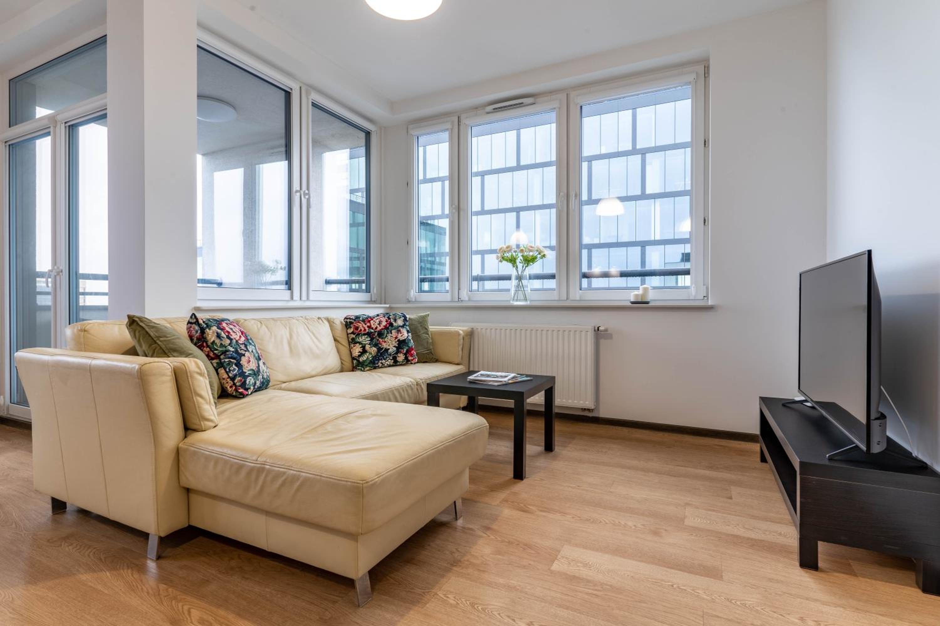 Apartament z 2 sypialniami i balkonem - 9a photo 1