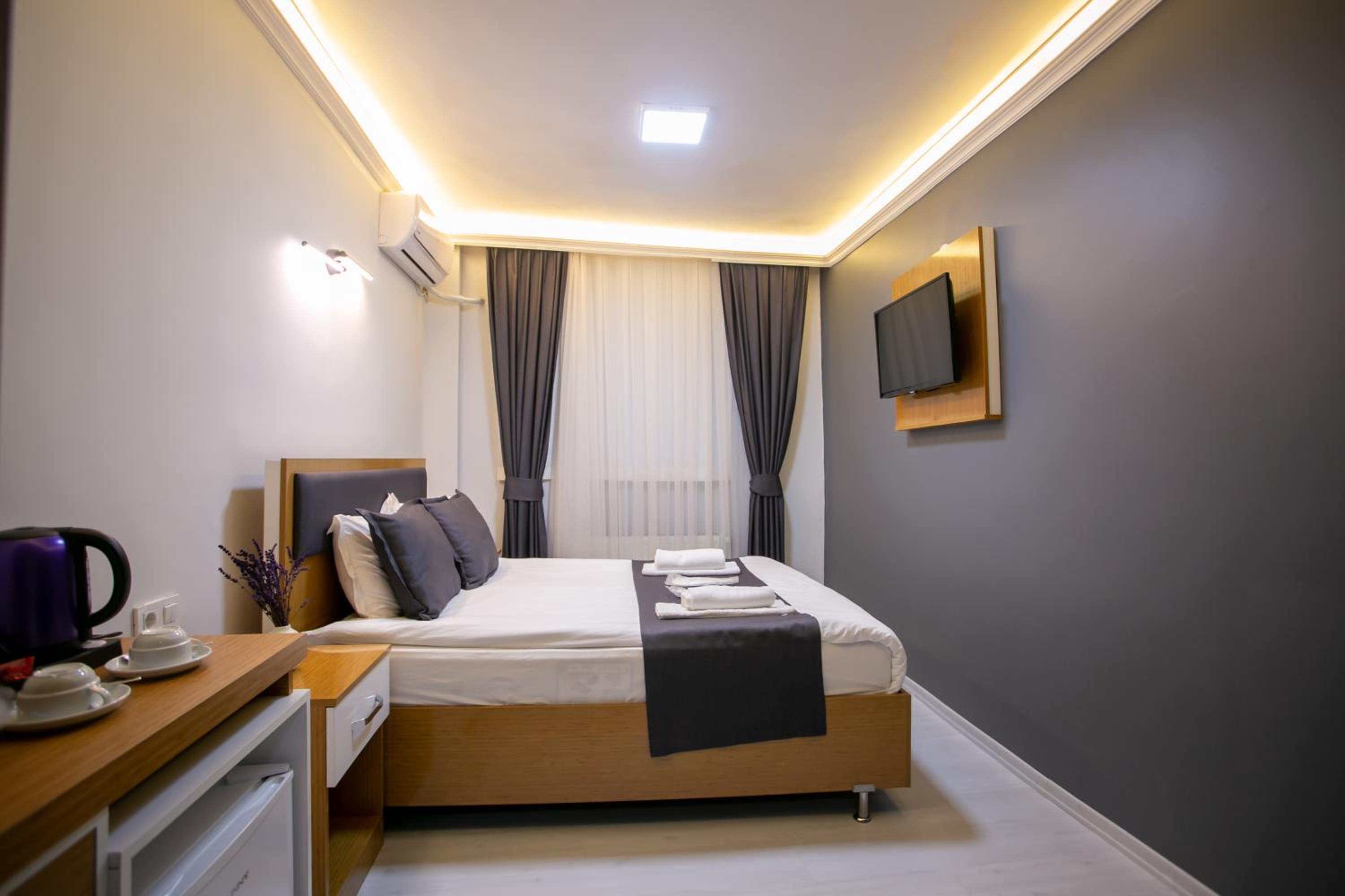 Economy Double Room photo 1
