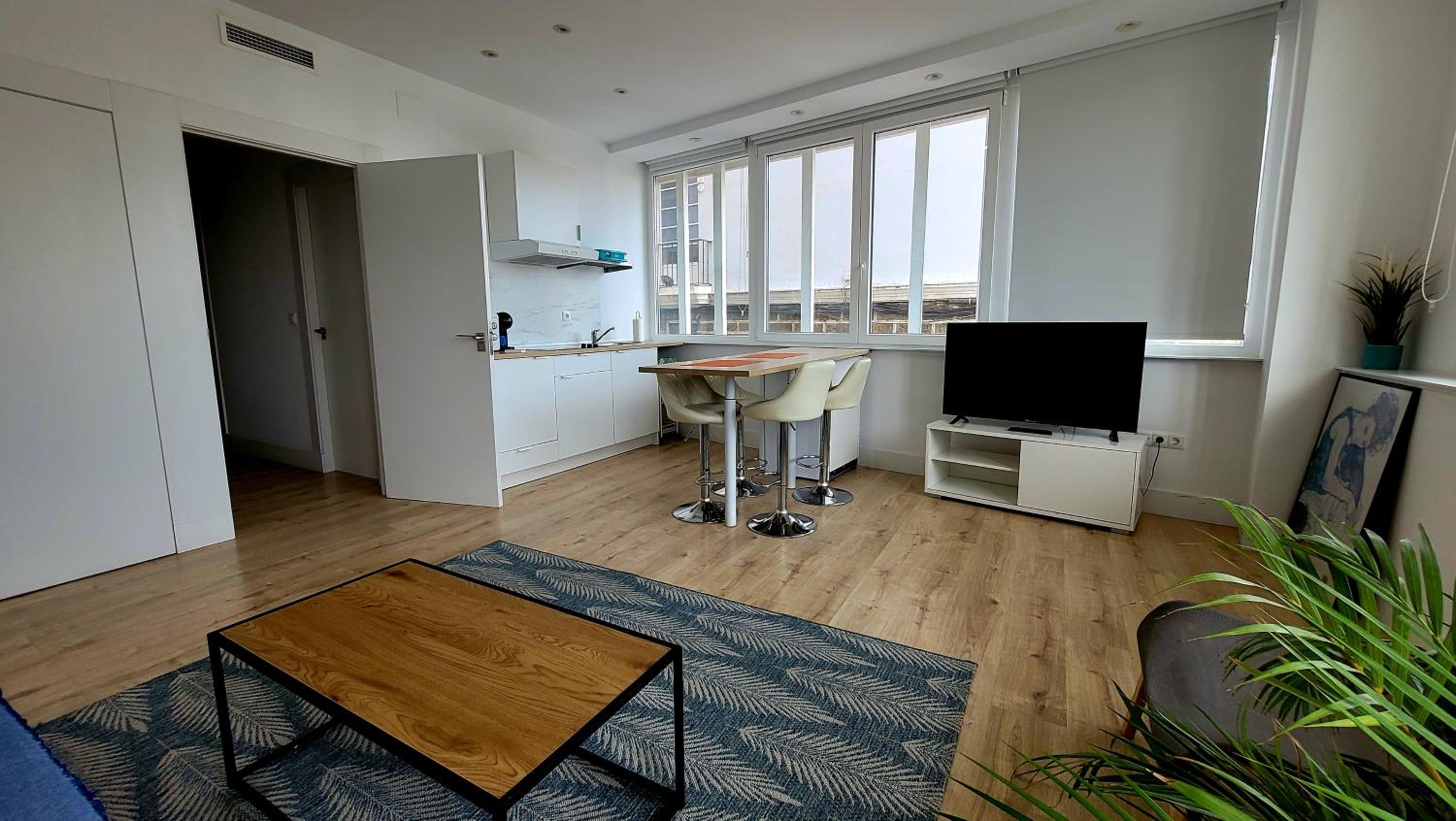 Apartment - Photo 2