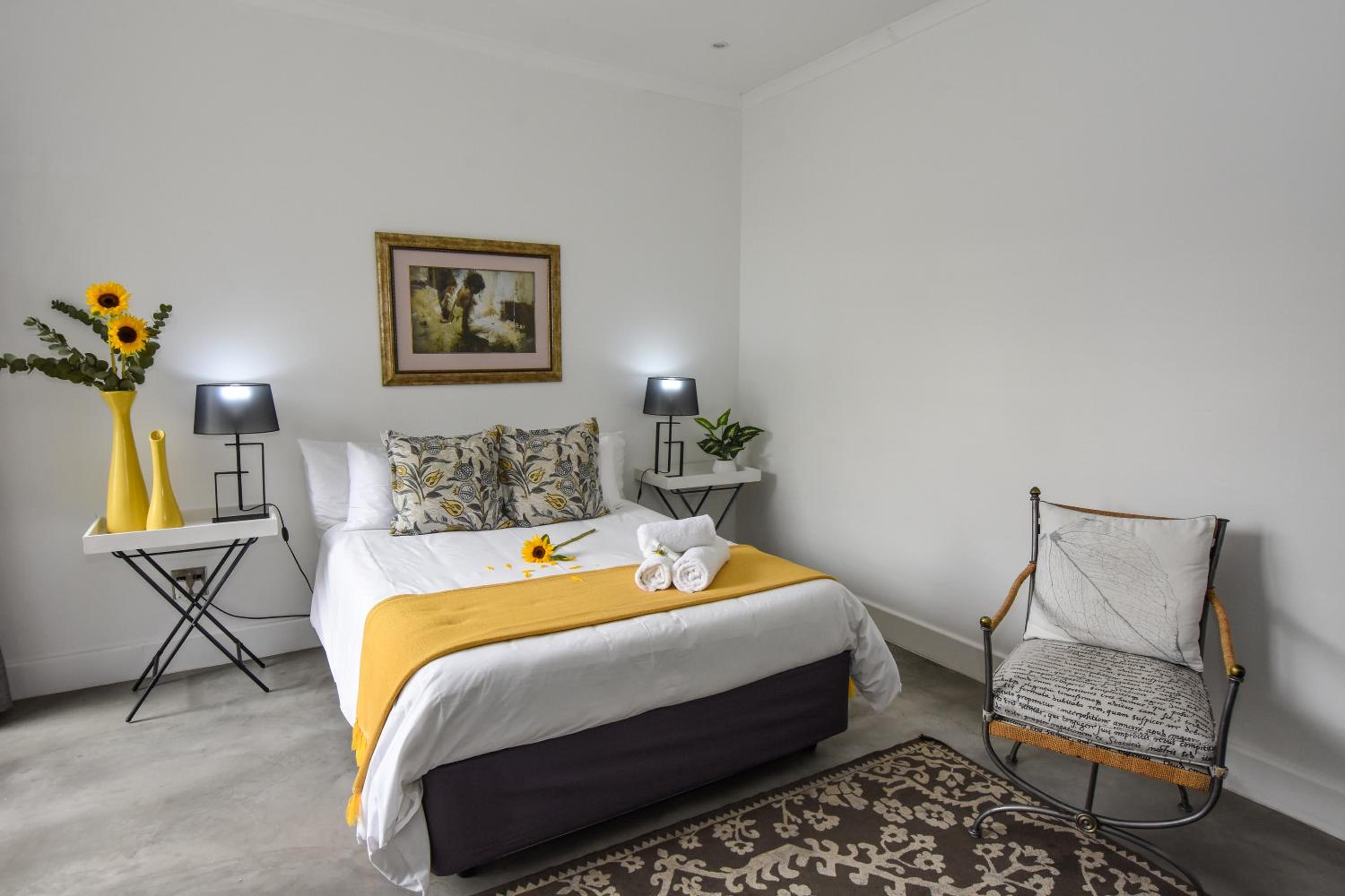 Deluxe Double Room - Photo 10