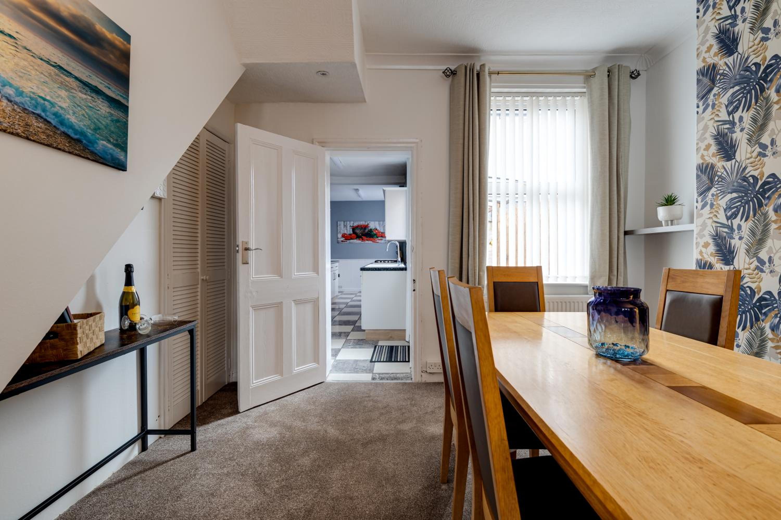 Three-Bedroom House photo 2