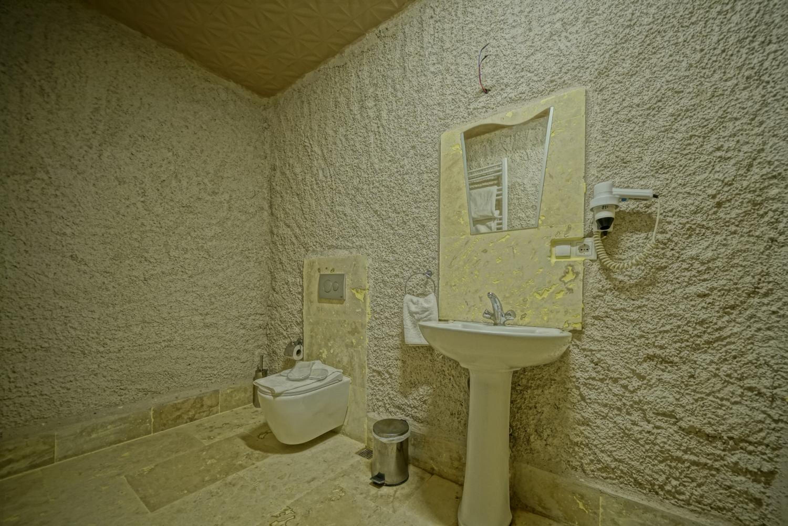 Deluxe Double Room With Balcony photo 3