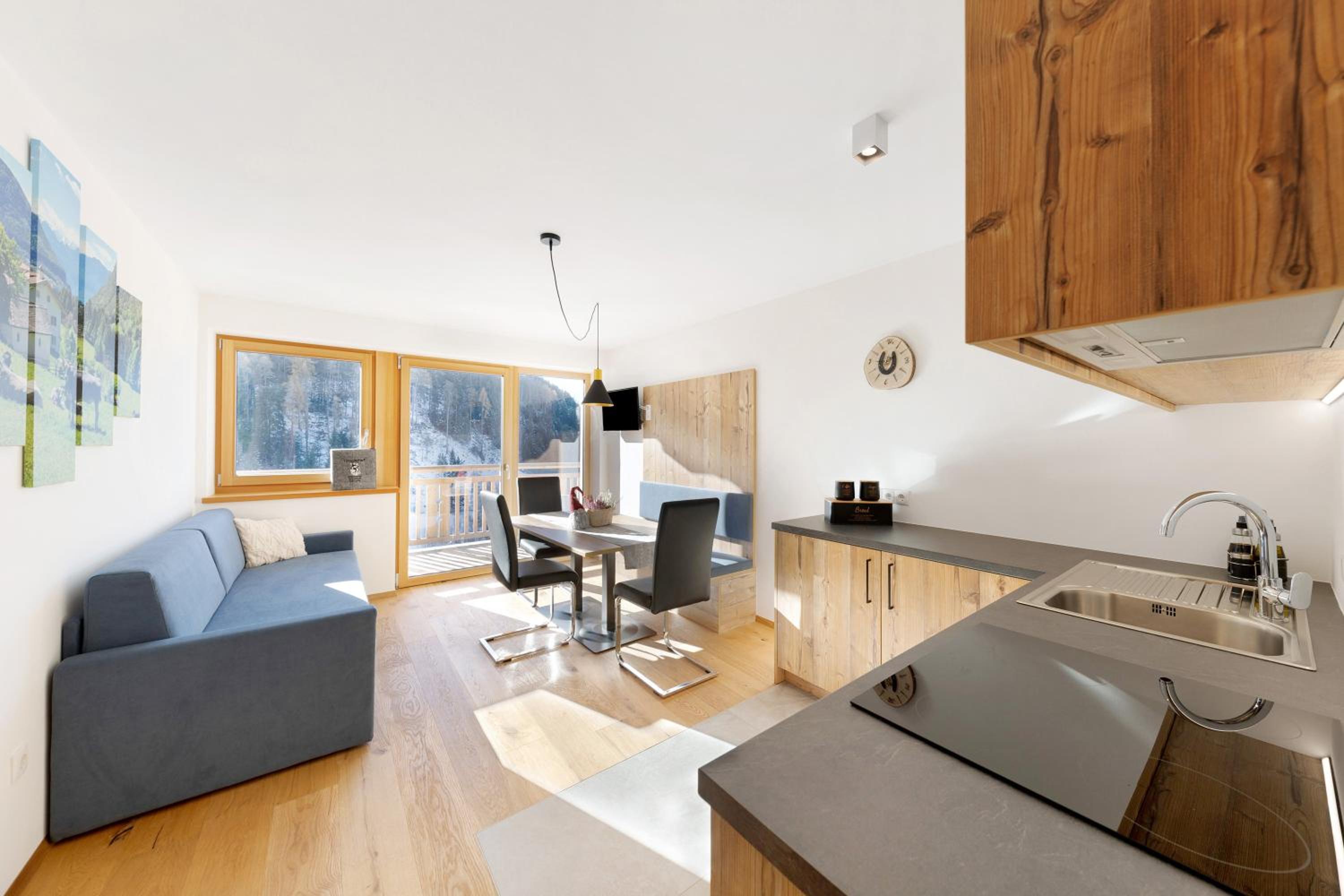 Two-Bedroom Deluxe Apartment with Garden View