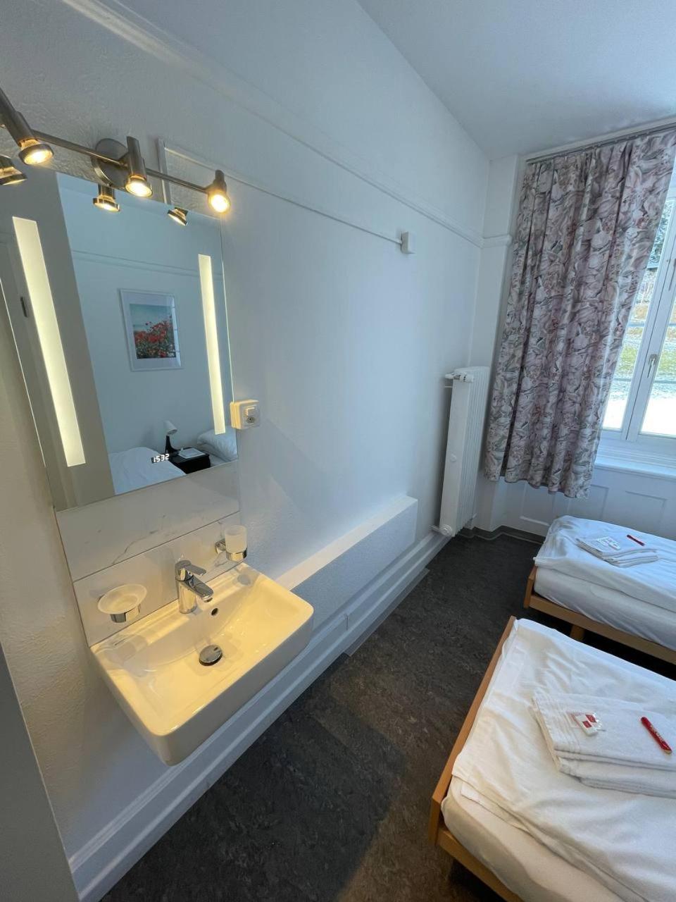 Double Room with Private Bathroom photo 2