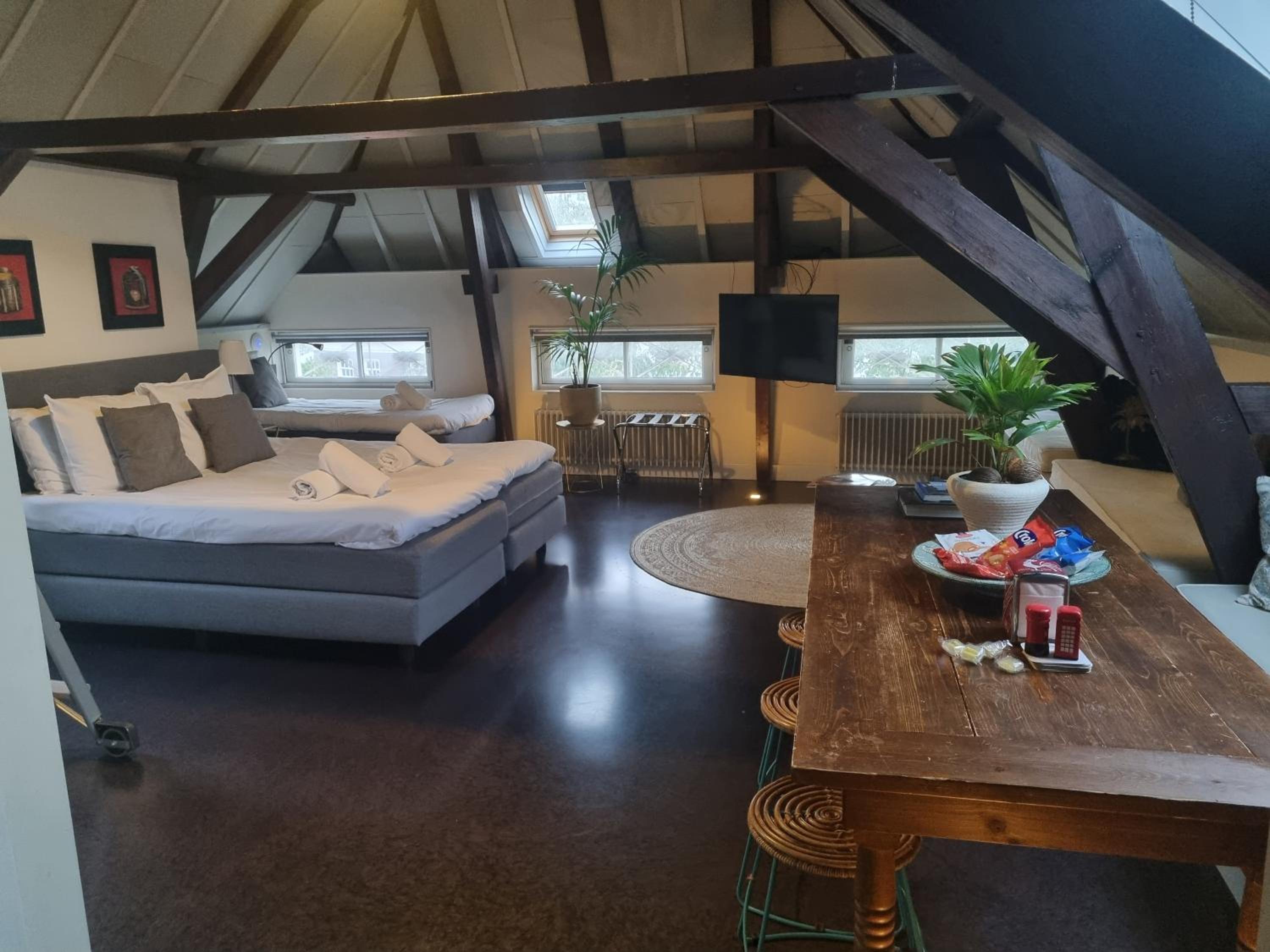 Superior Quadruple Room - Photo 5