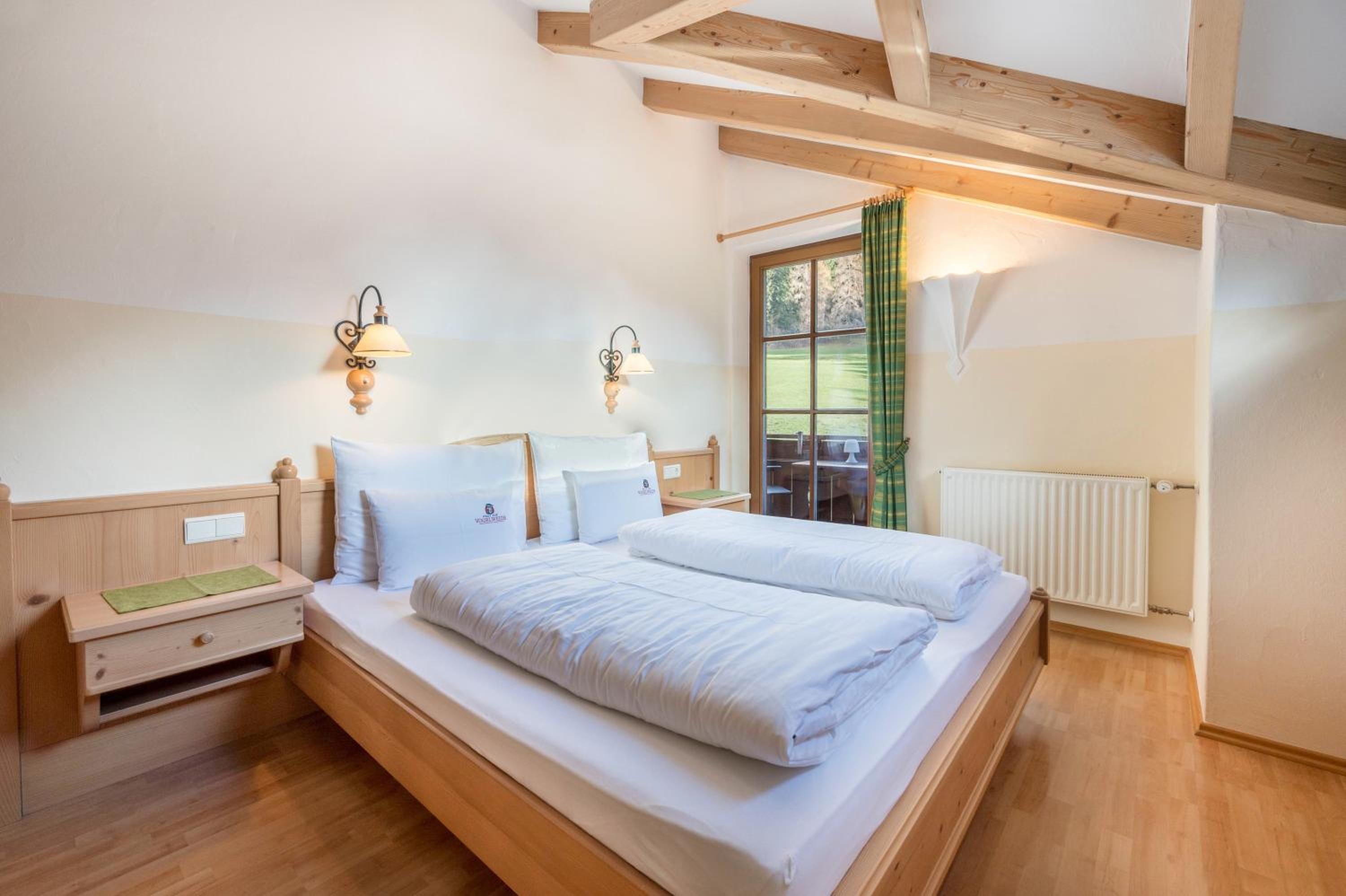 Two-Bedroom Deluxe Apartment with Garden View photo 2