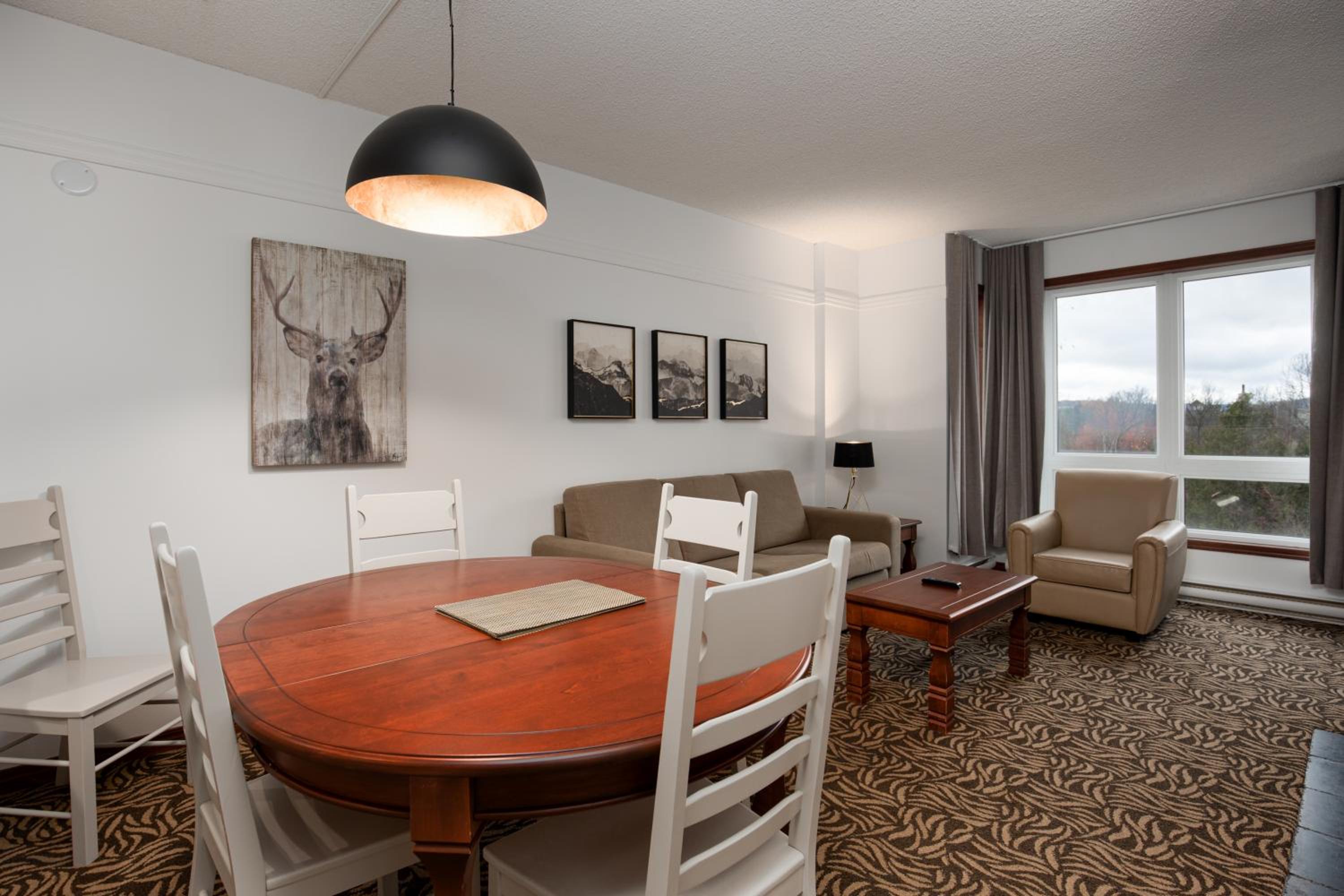 One-Bedroom Suite - Photo 1