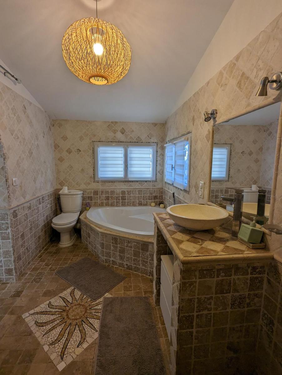 Villa with Private Pool - Photo 27
