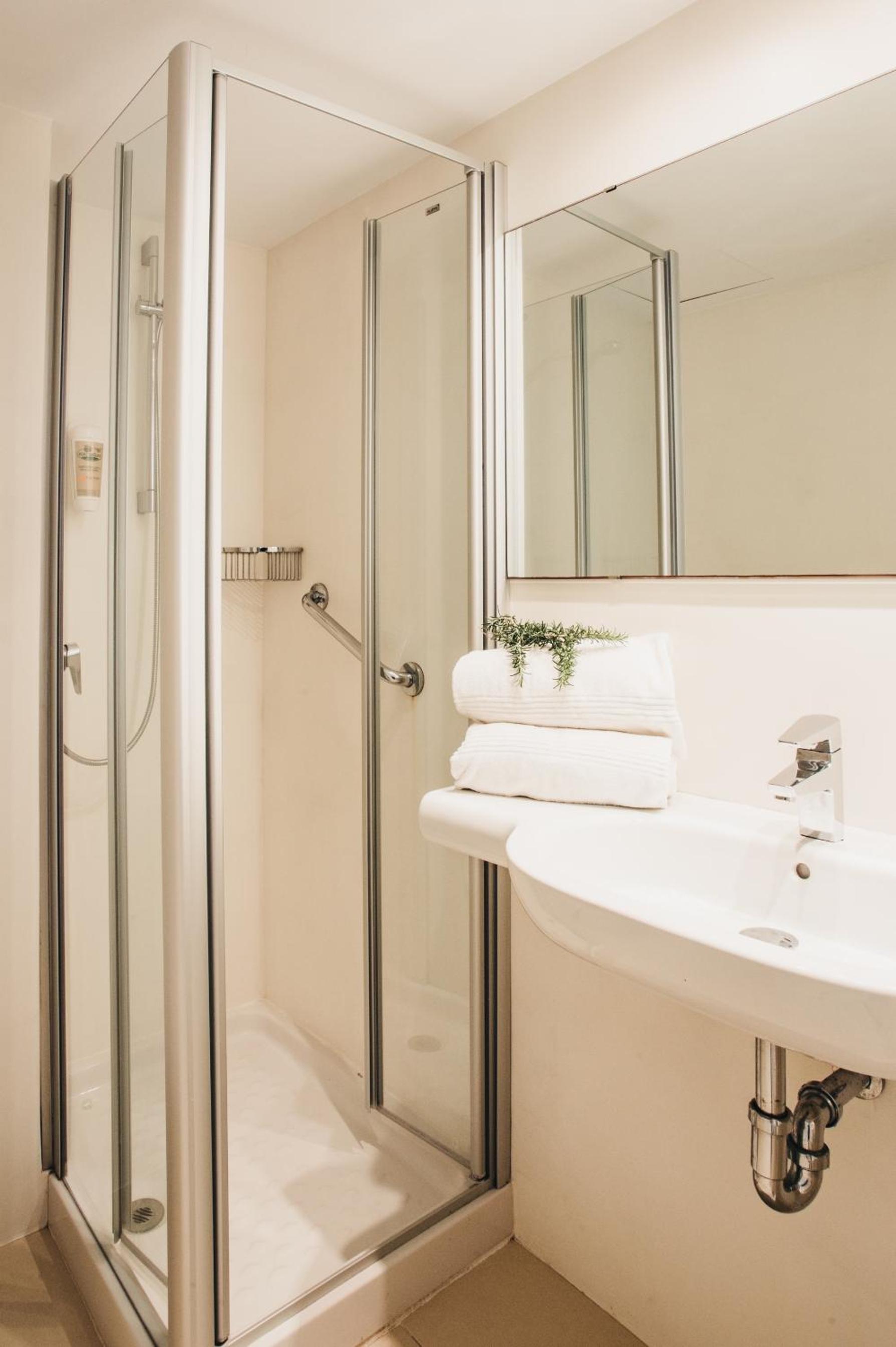 Habitación Doble - Acceso al Parque Acuático Incluido (2 adultos + 1 niño)