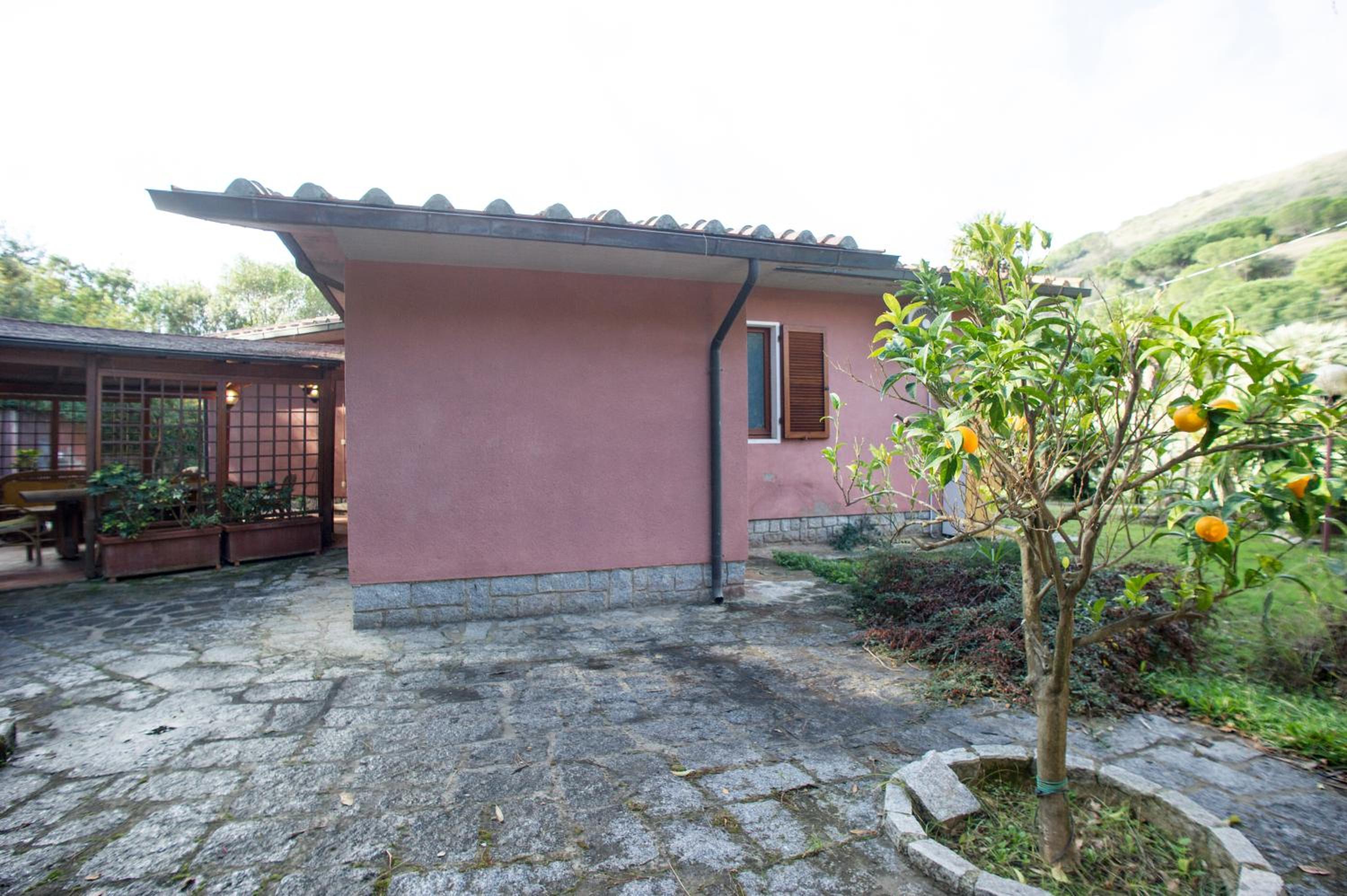 Three-Bedroom Villa photo 2
