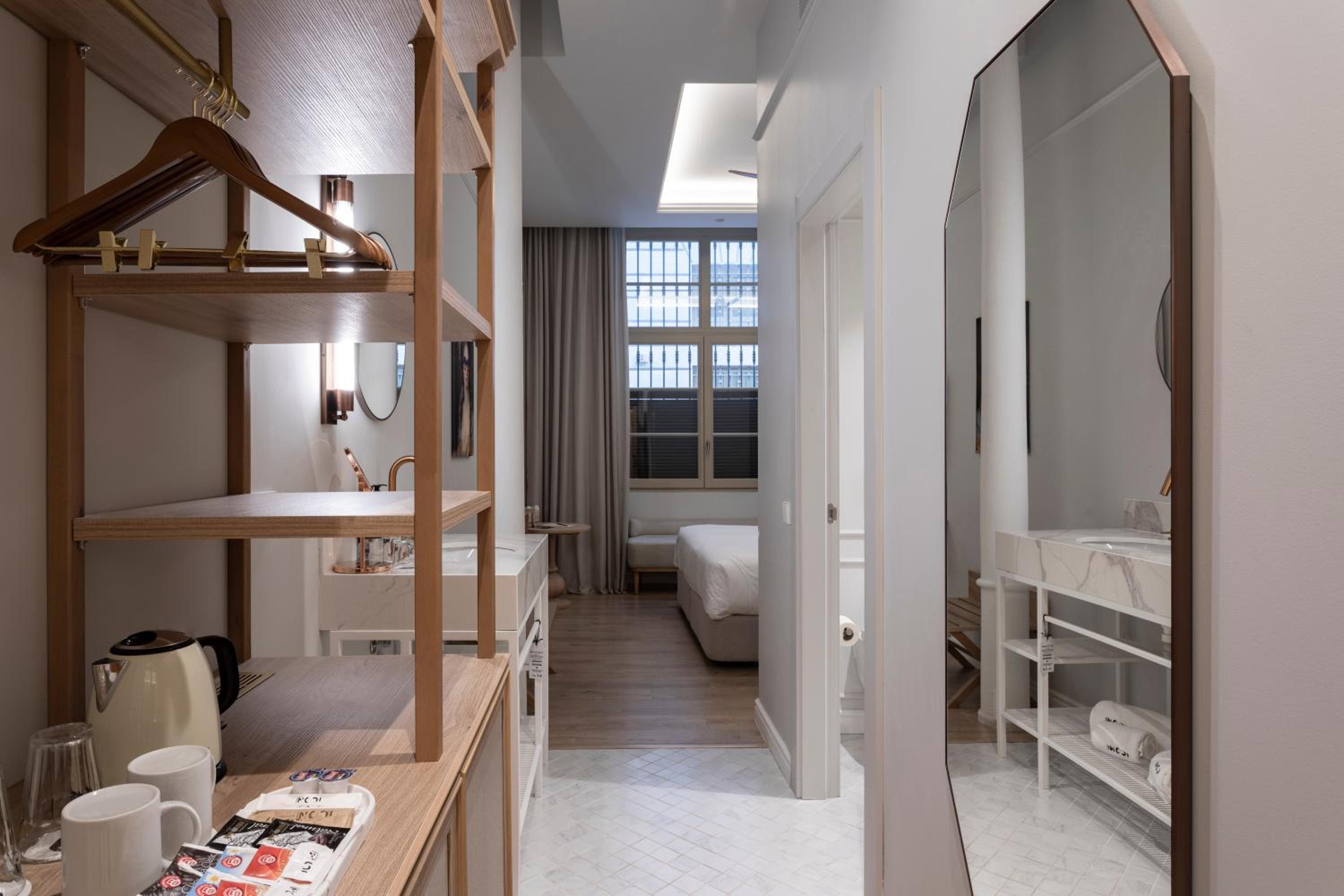 Double Room - Photo 5