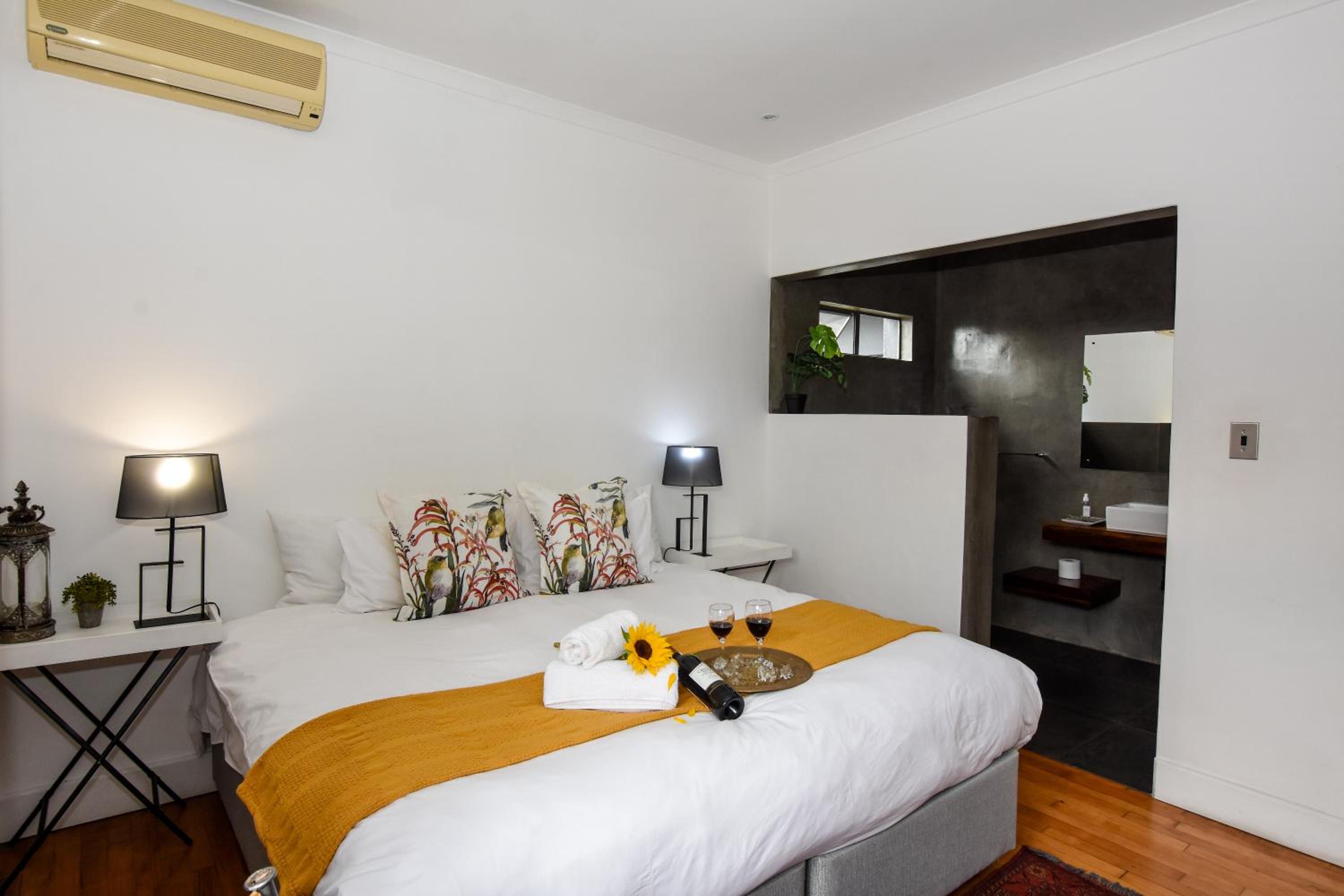 Twin Room - Photo 5